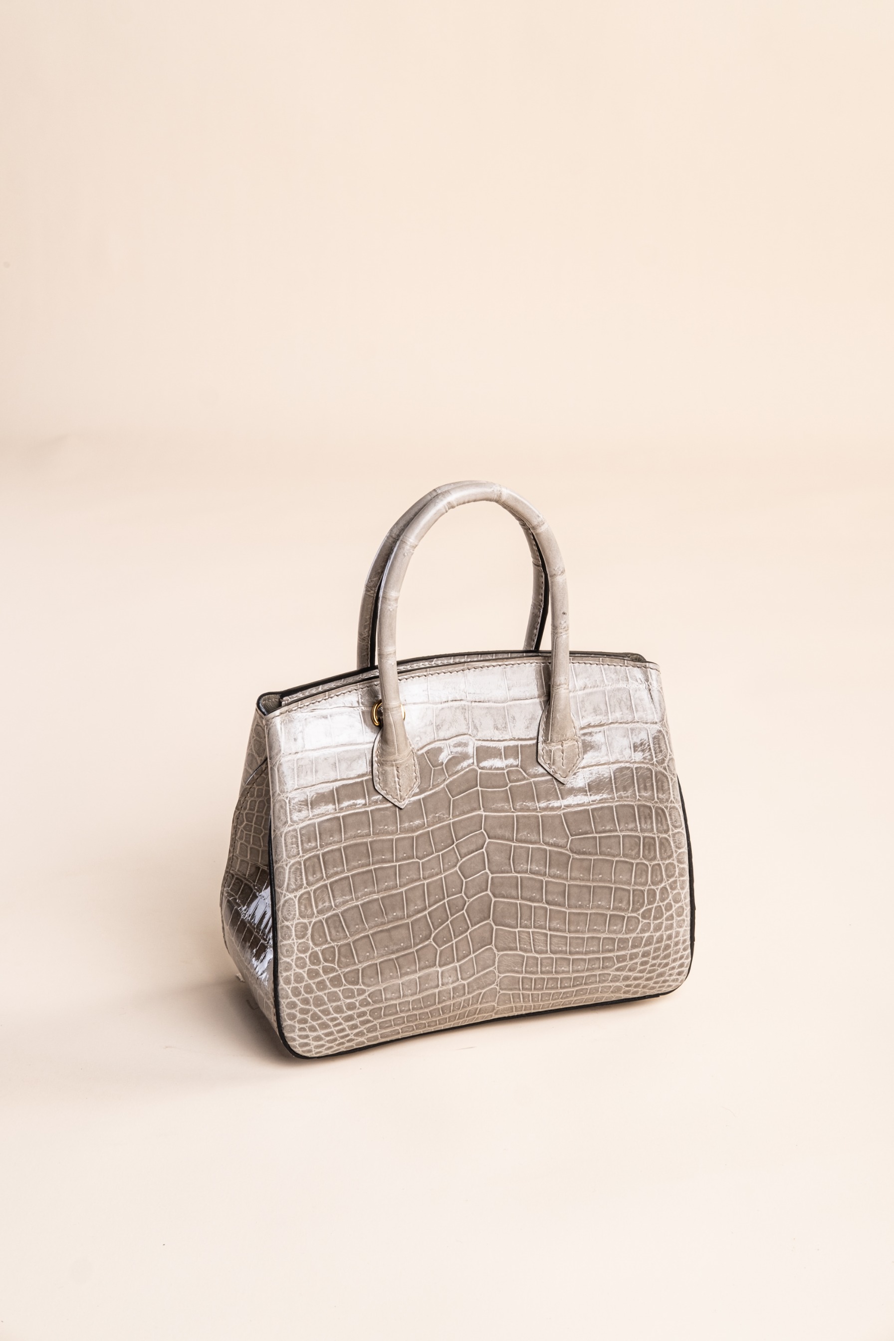 GIGI BAG EXOTIC GREY PRE-ORDER (SHIPPING START DECEMBER 2025)
