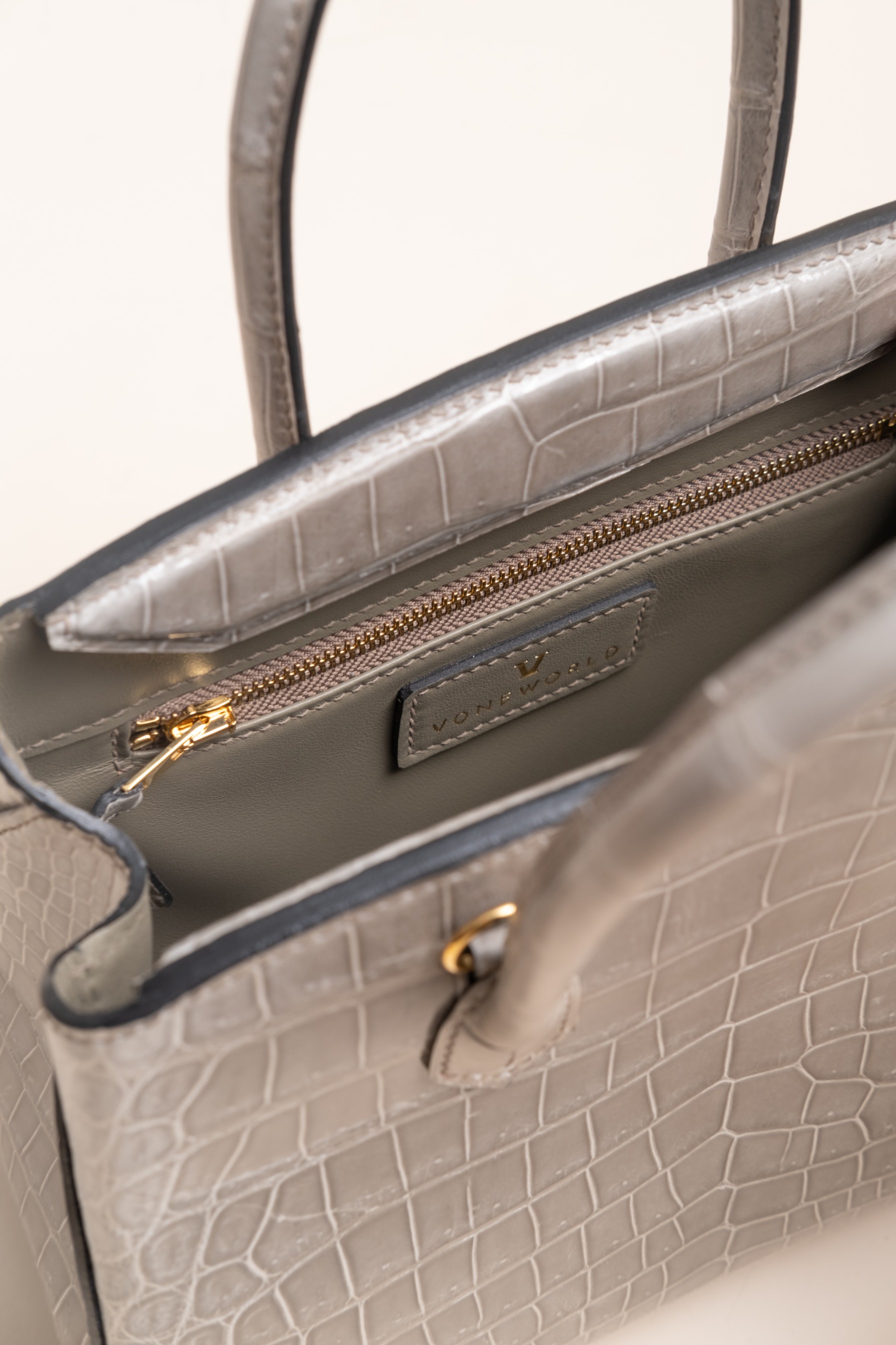 GIGI BAG EXOTIC GREY PRE-ORDER (SHIPPING START DECEMBER 2025)