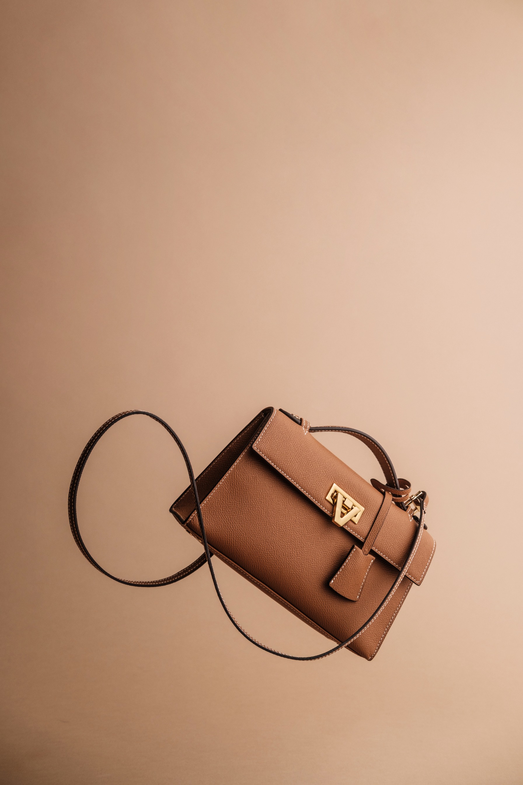 PO Heart Bag Gold Epsom Gold Buckle Shipping Start December 2025