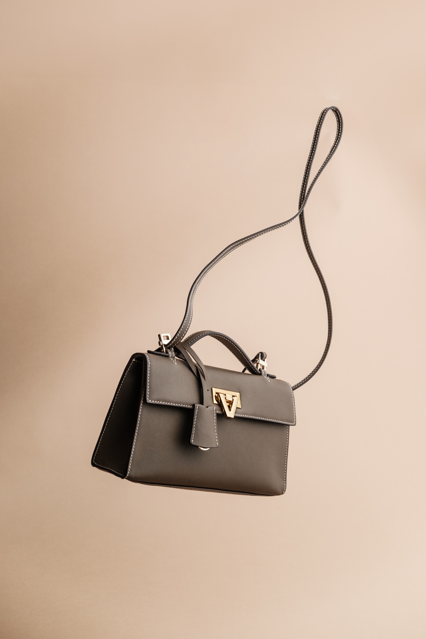 READY STOCK Heart Bag Taupe Swift Gold Buckle