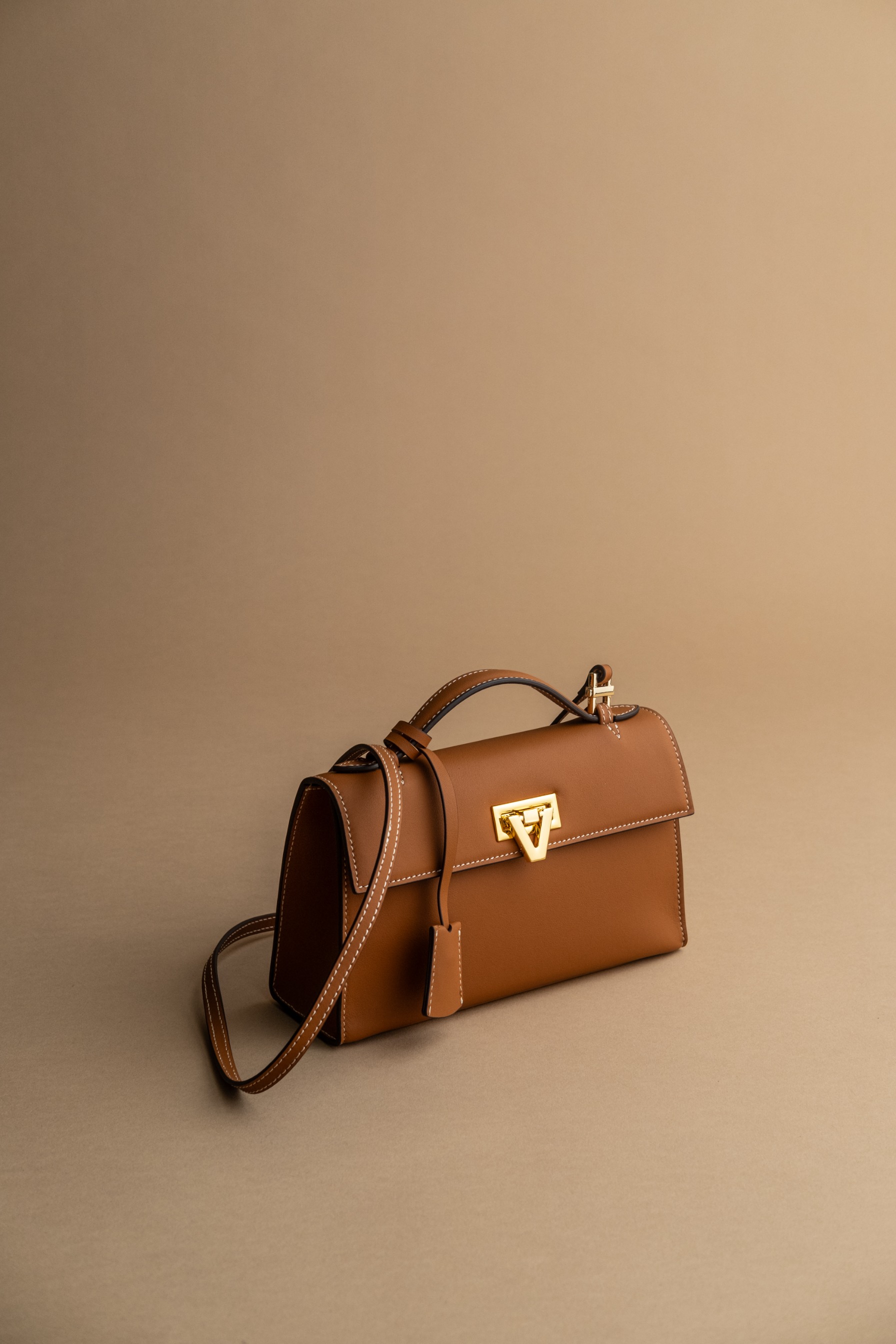READY STOCK Heart Bag Gold Swift Gold Buckle