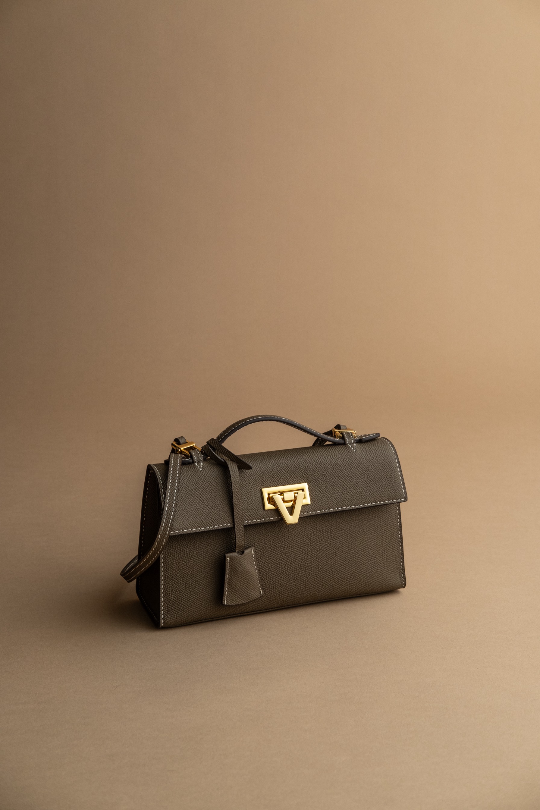 PO Heart Bag Taupe Epsom Gold Buckle Shipping start December 2025