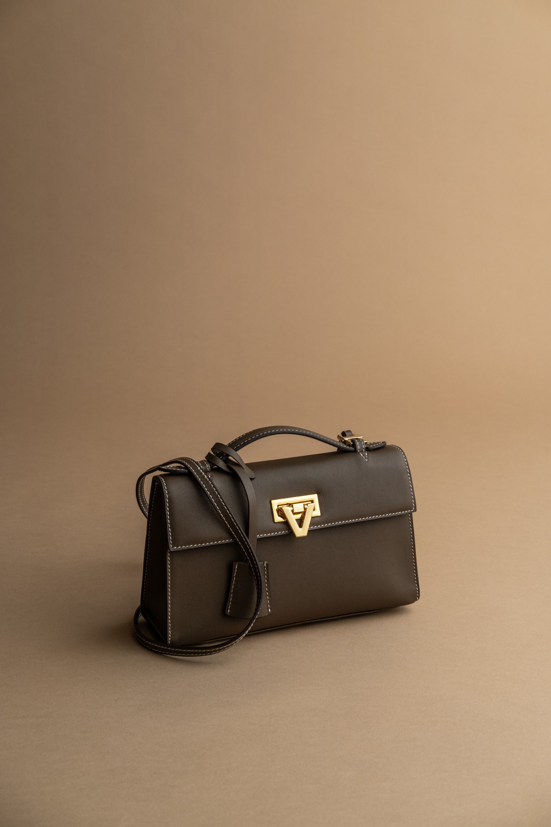  READY STOCK Heart Bag Taupe Swift Gold Buckle
