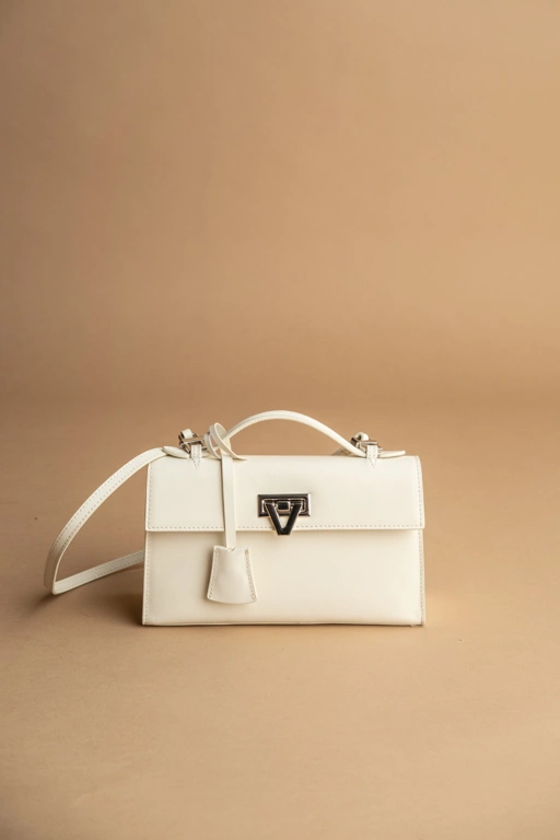 Image of READY STOCK Heart Bag Ivory Swift Silver Buckle