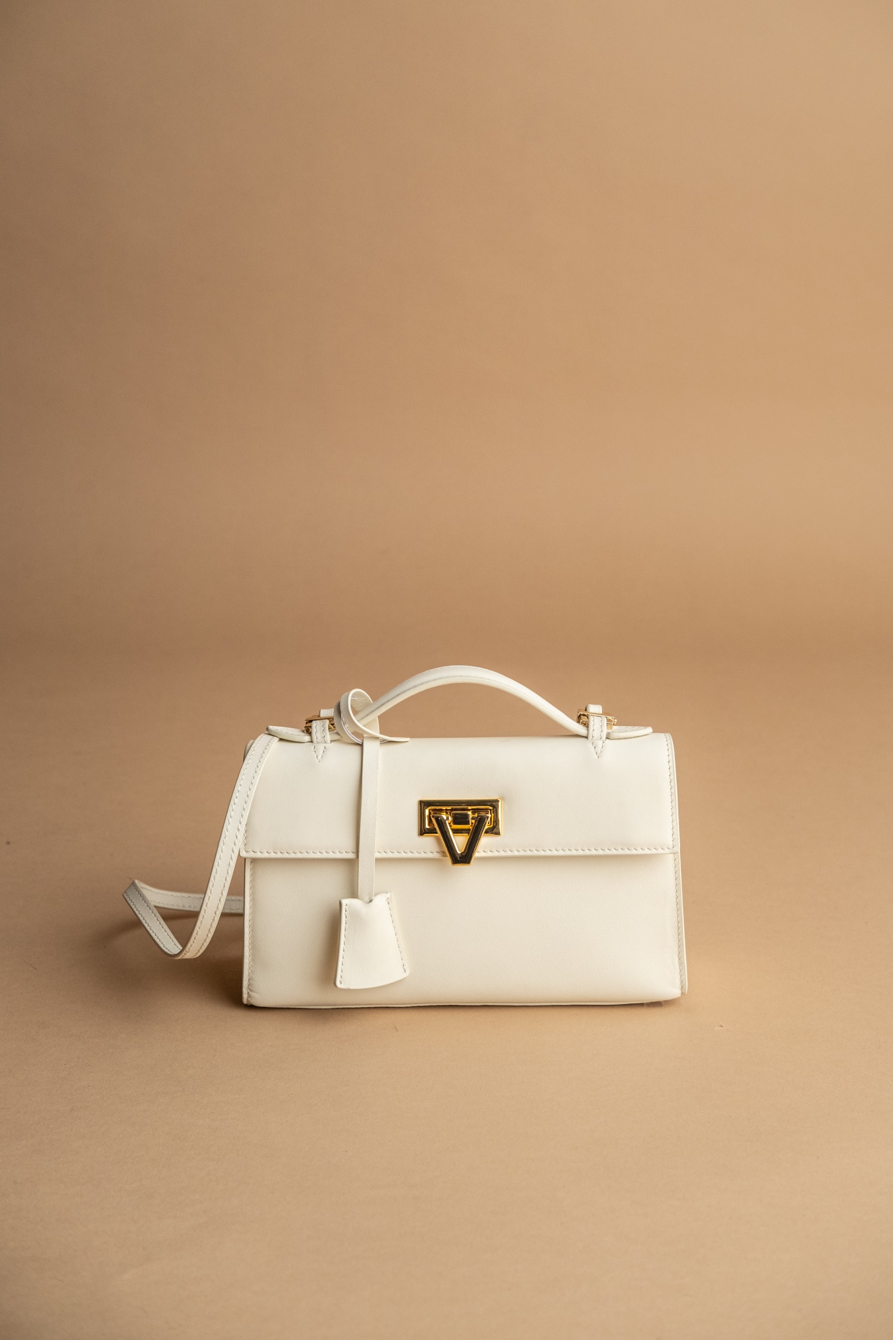 READY STOCK Heart Bag Ivory Swift Gold Buckle