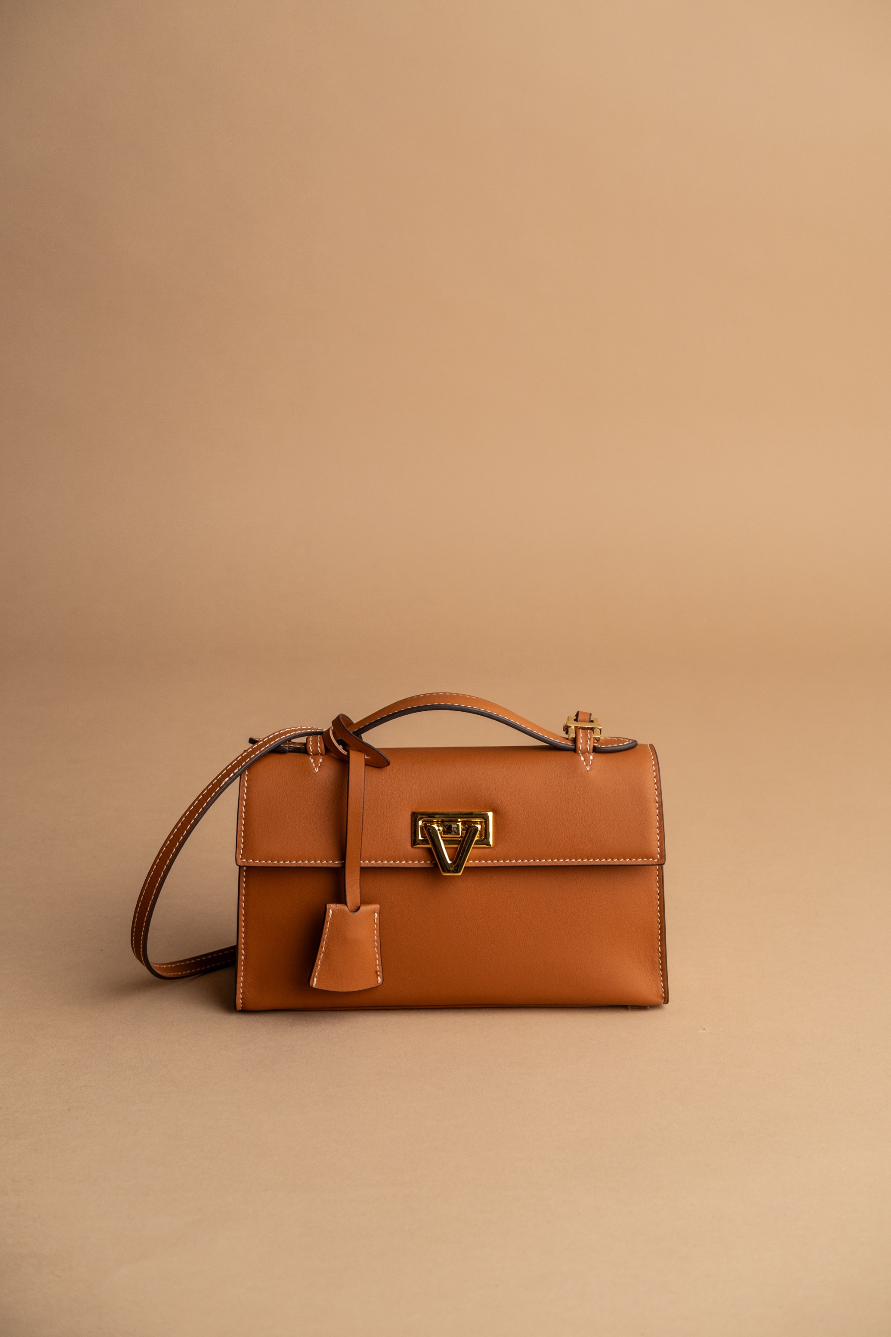 READY STOCK Heart Bag Gold Swift Gold Buckle