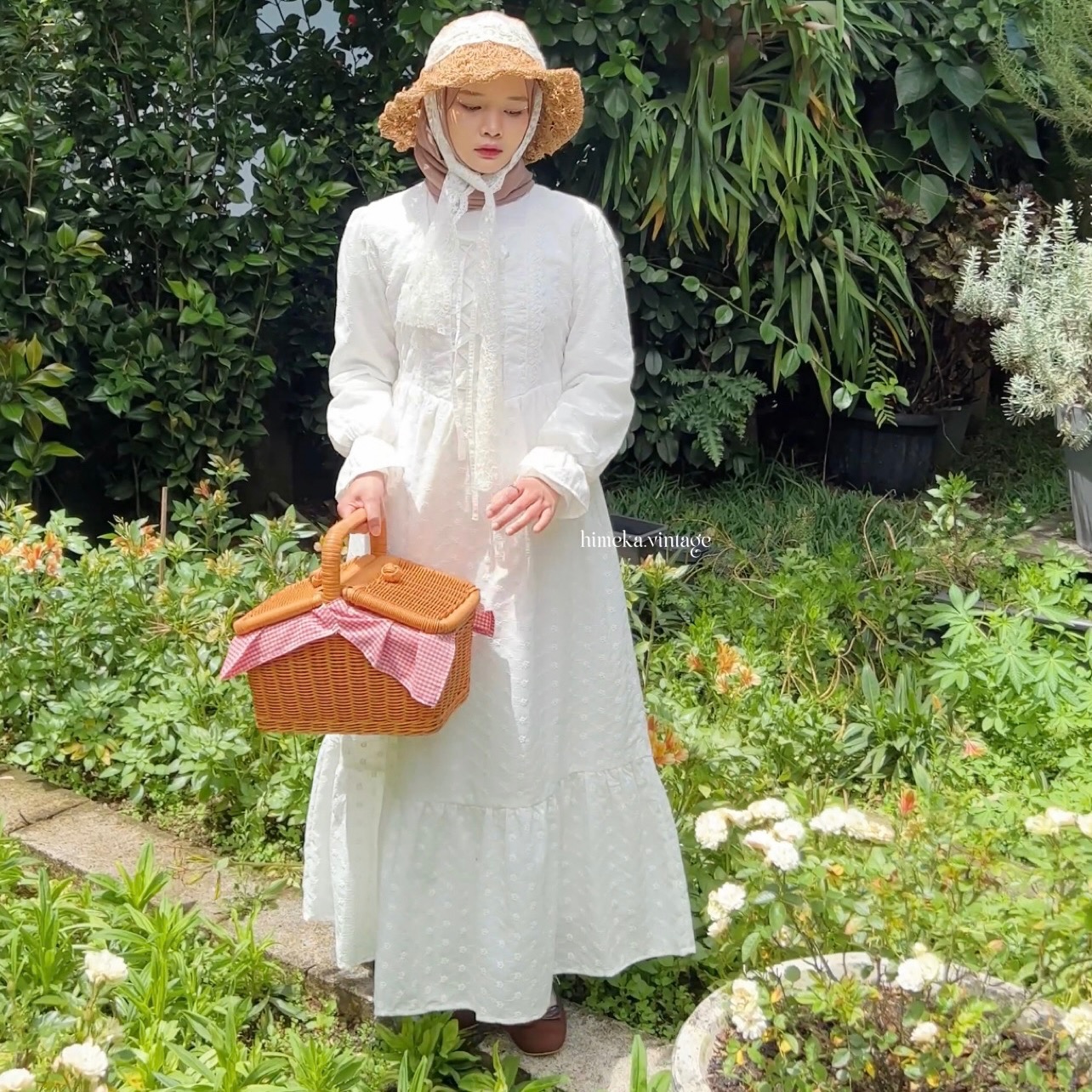 Naya Floral Embroidery Dress by Himeka Vintage