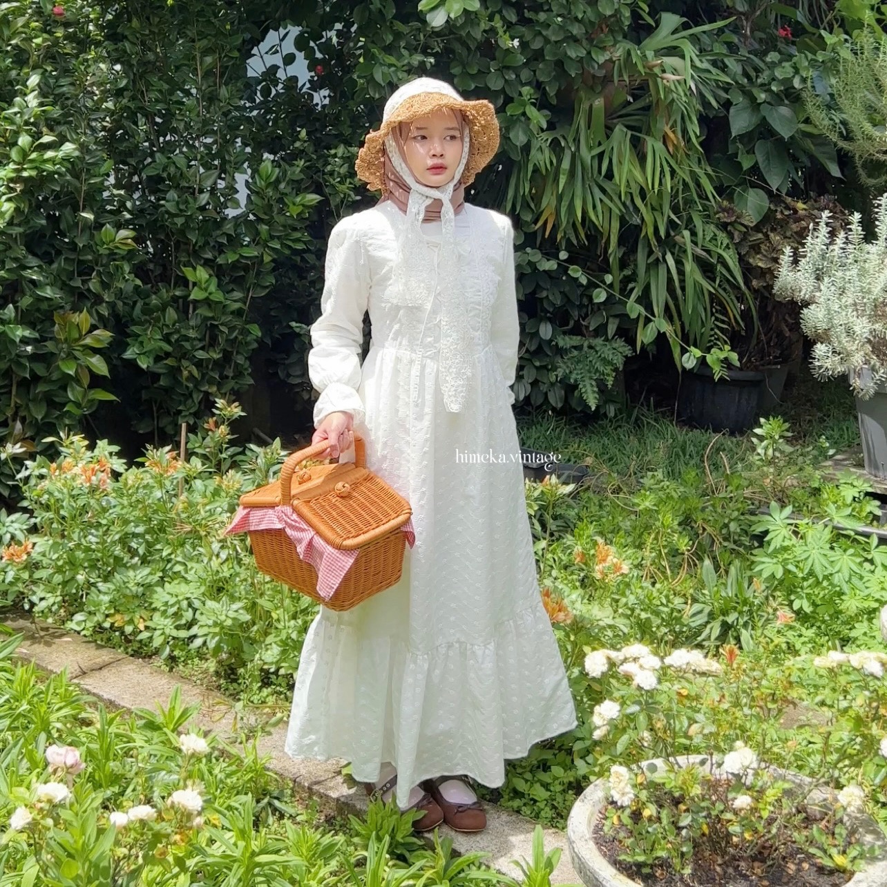 Naya Floral Embroidery Dress by Himeka Vintage