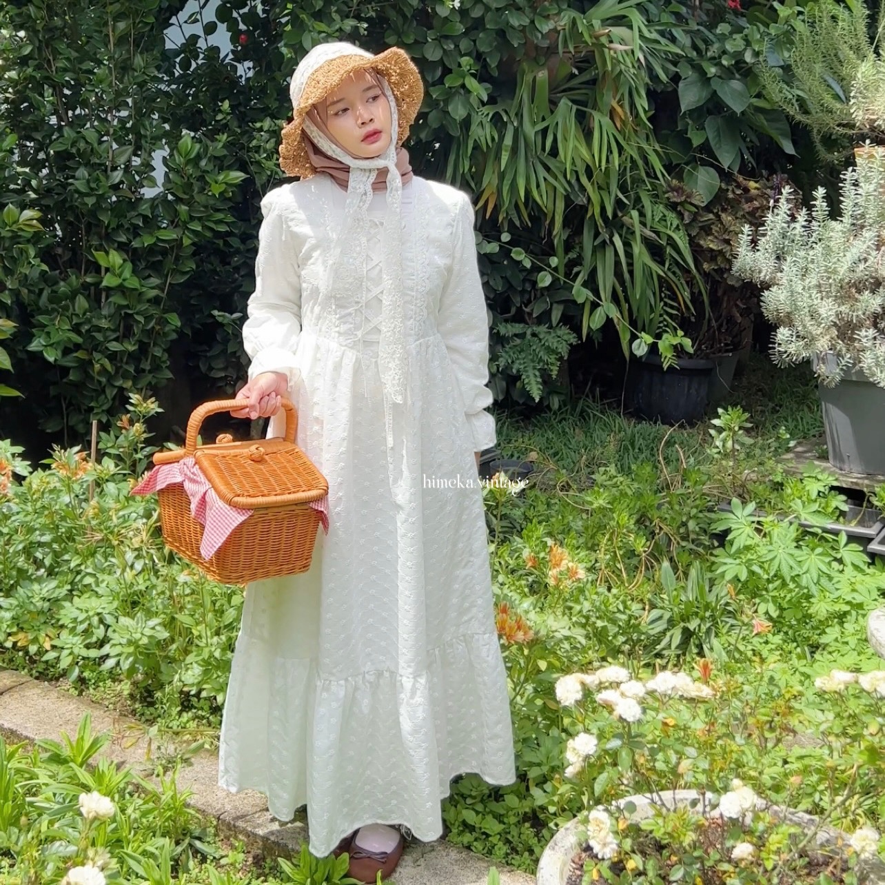 Naya Floral Embroidery Dress by Himeka Vintage