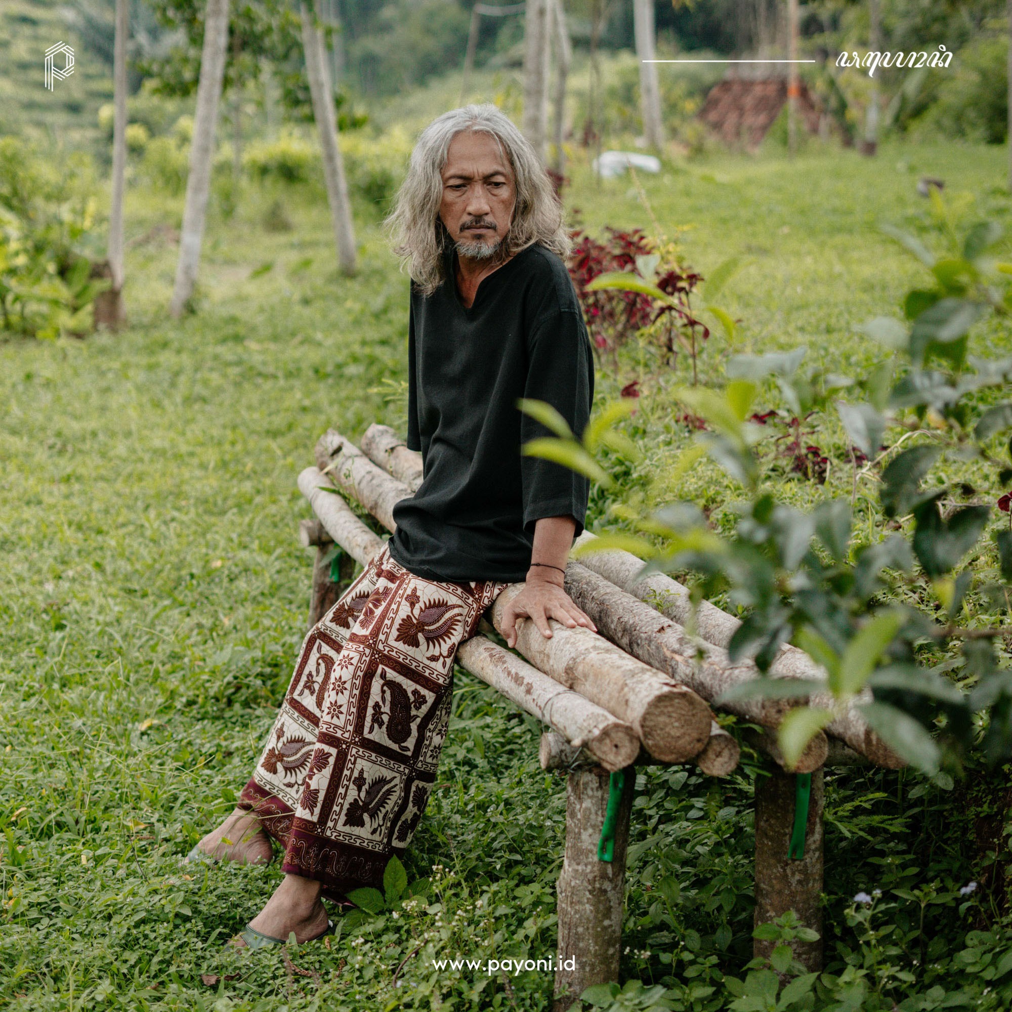 Sarung Mahatma - Burgundi Soga