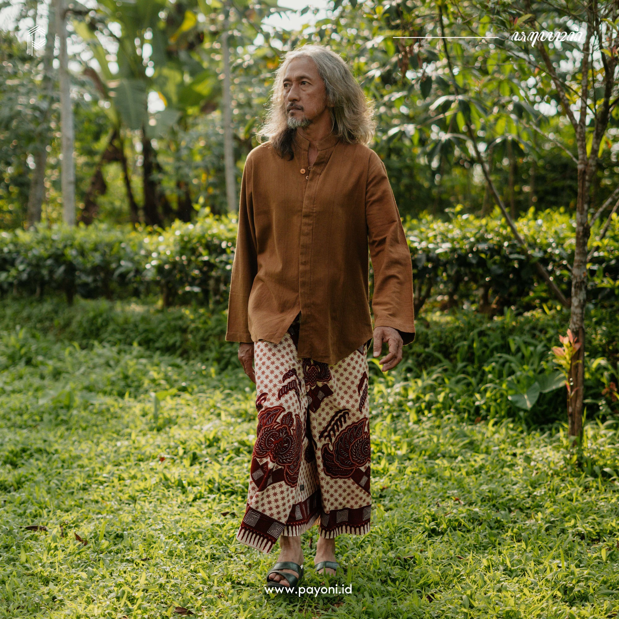 Sarung Pranacitra - Ivory Burgundy