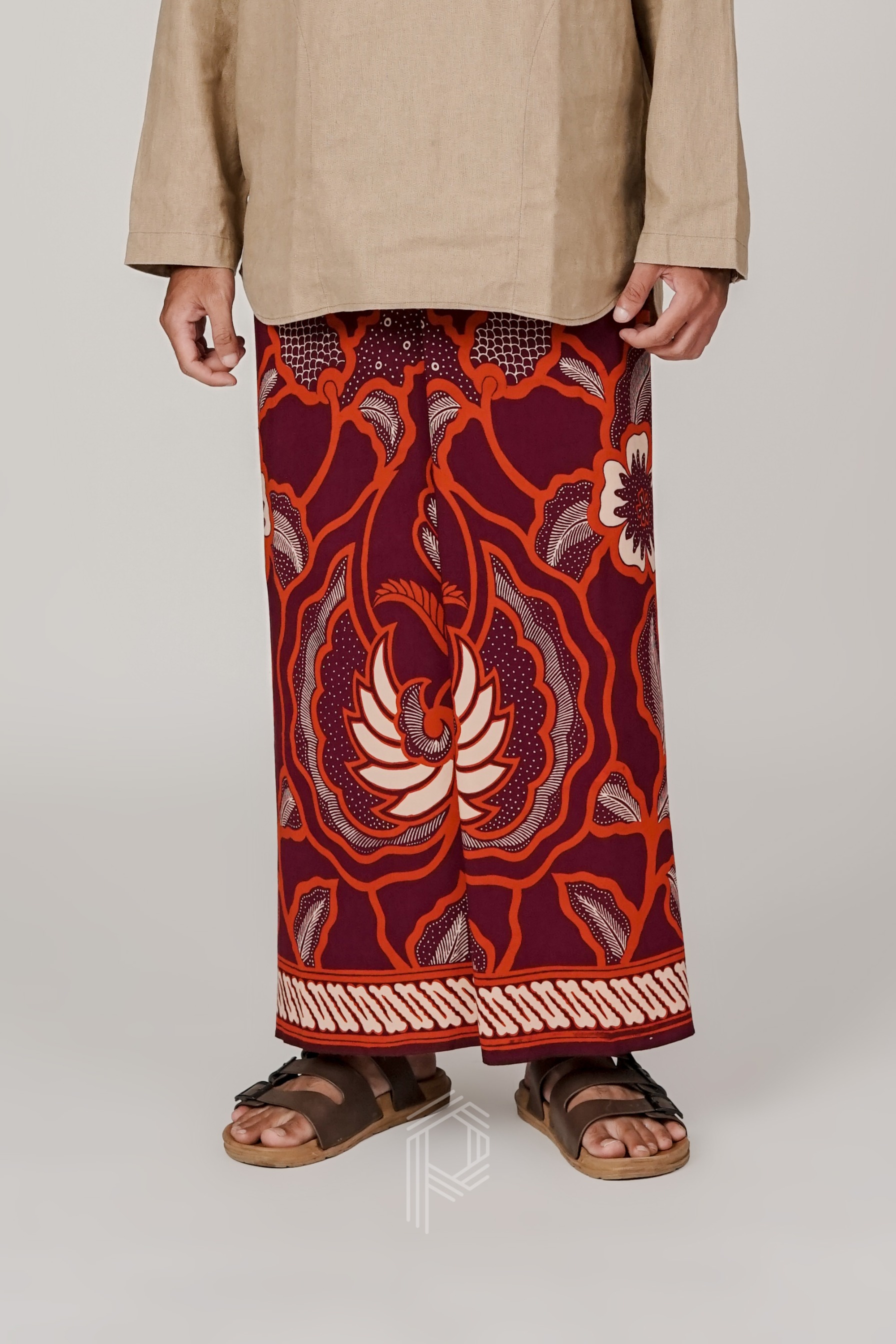 Sarung Mustoko - Burgundy Terracotta
