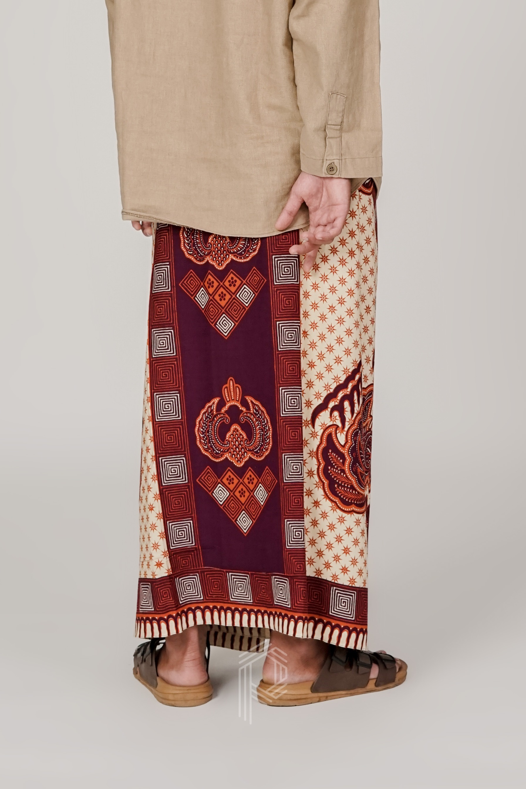 Sarung Pranacitra - Ivory Burgundy