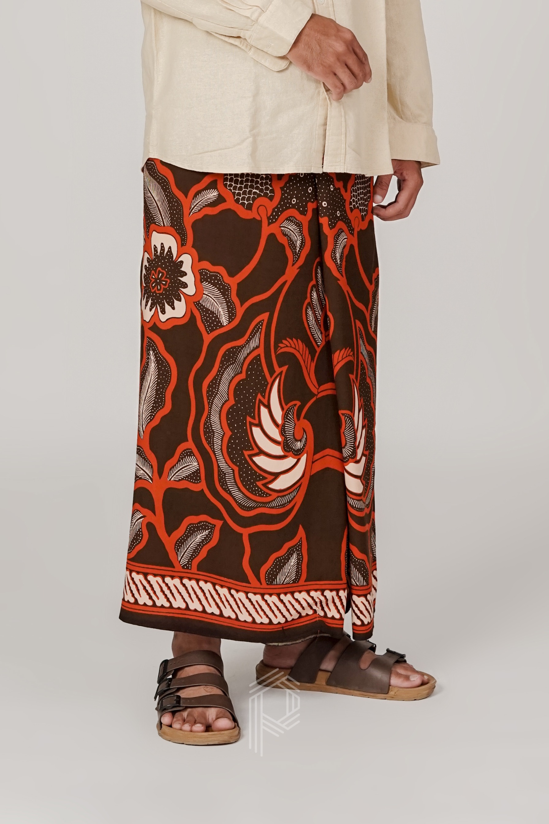 Sarung Mustoko - Brown Terracotta