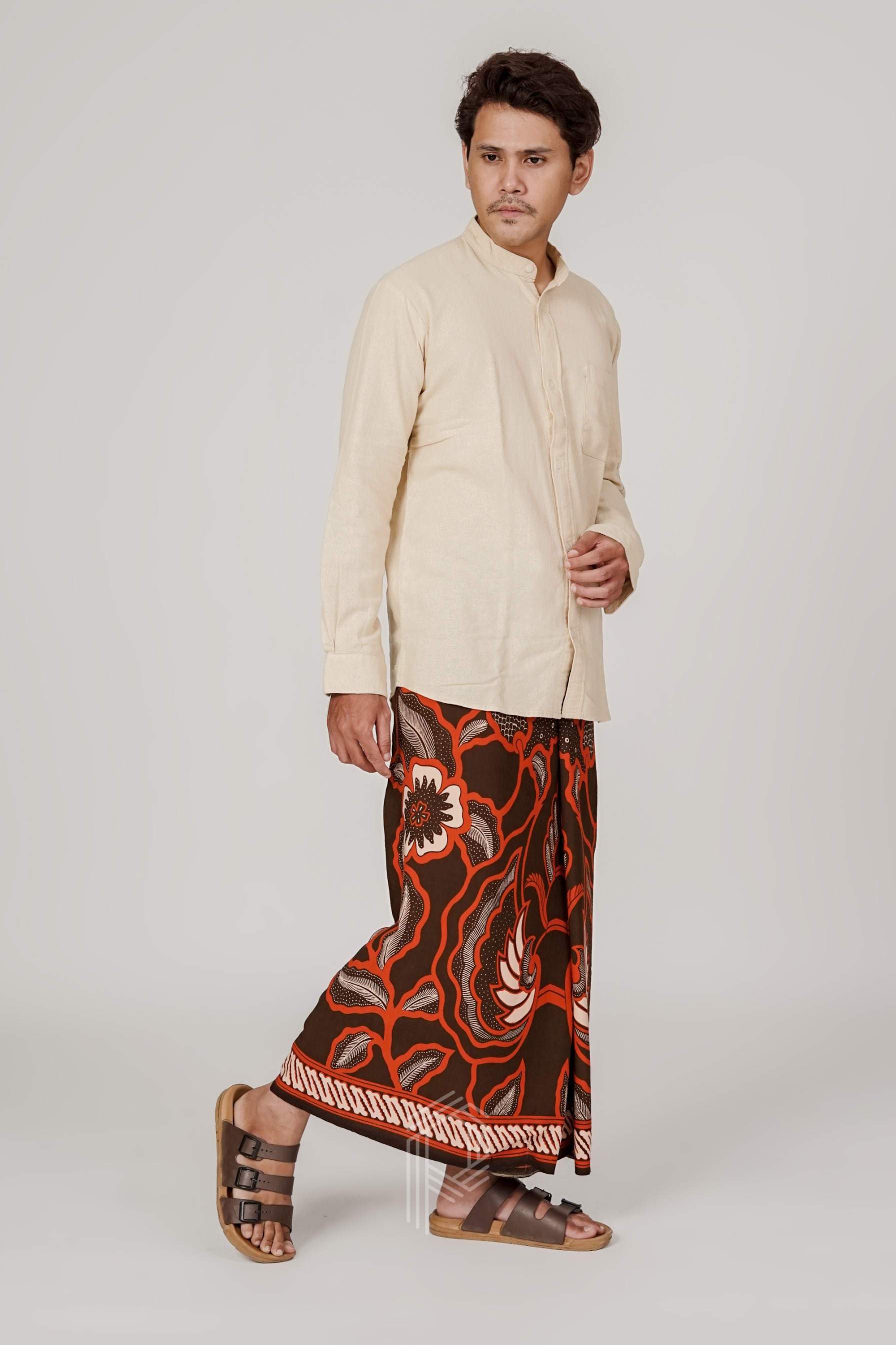 Sarung Mustoko - Brown Terracotta