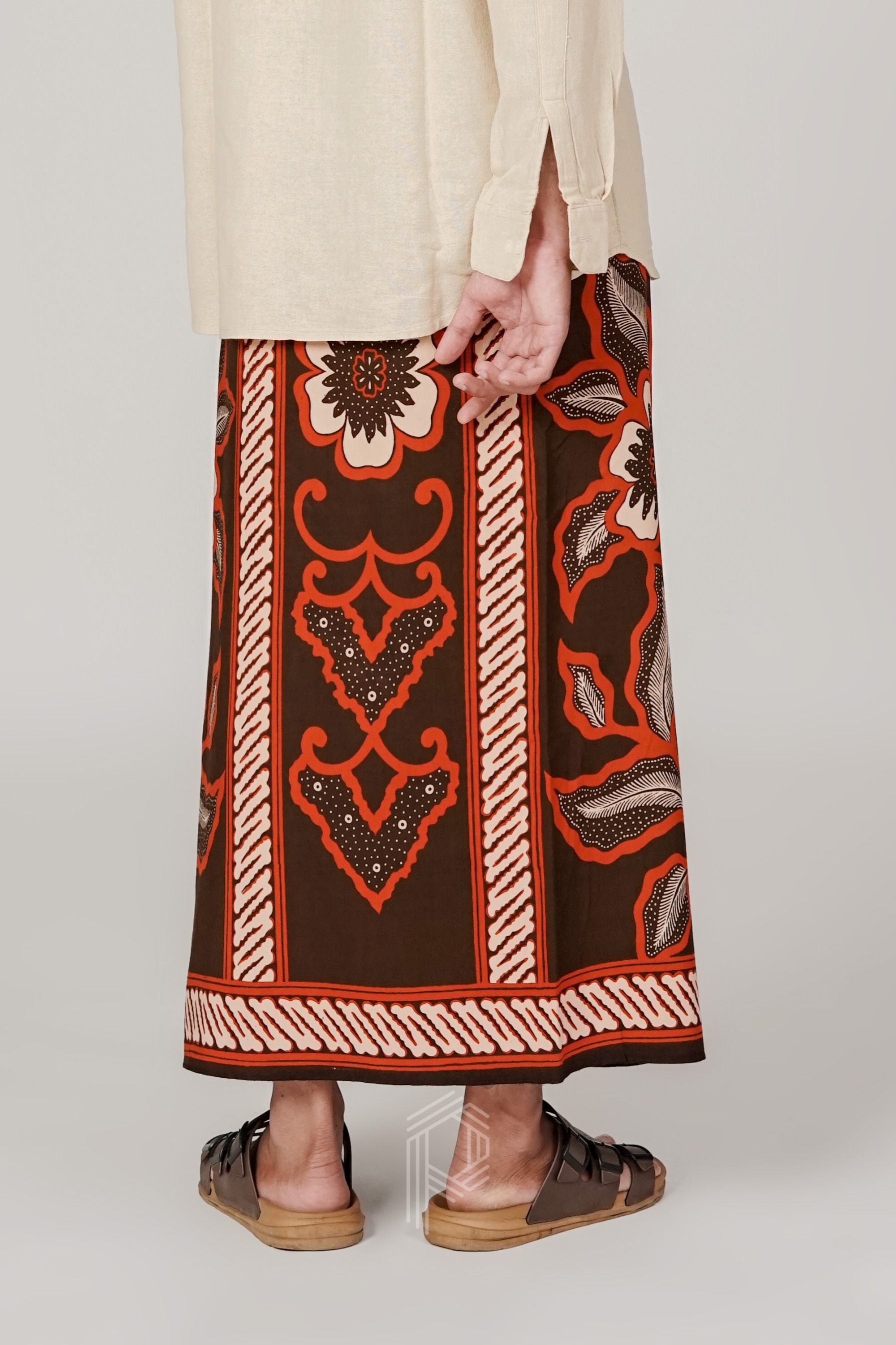 Sarung Mustoko - Brown Terracotta