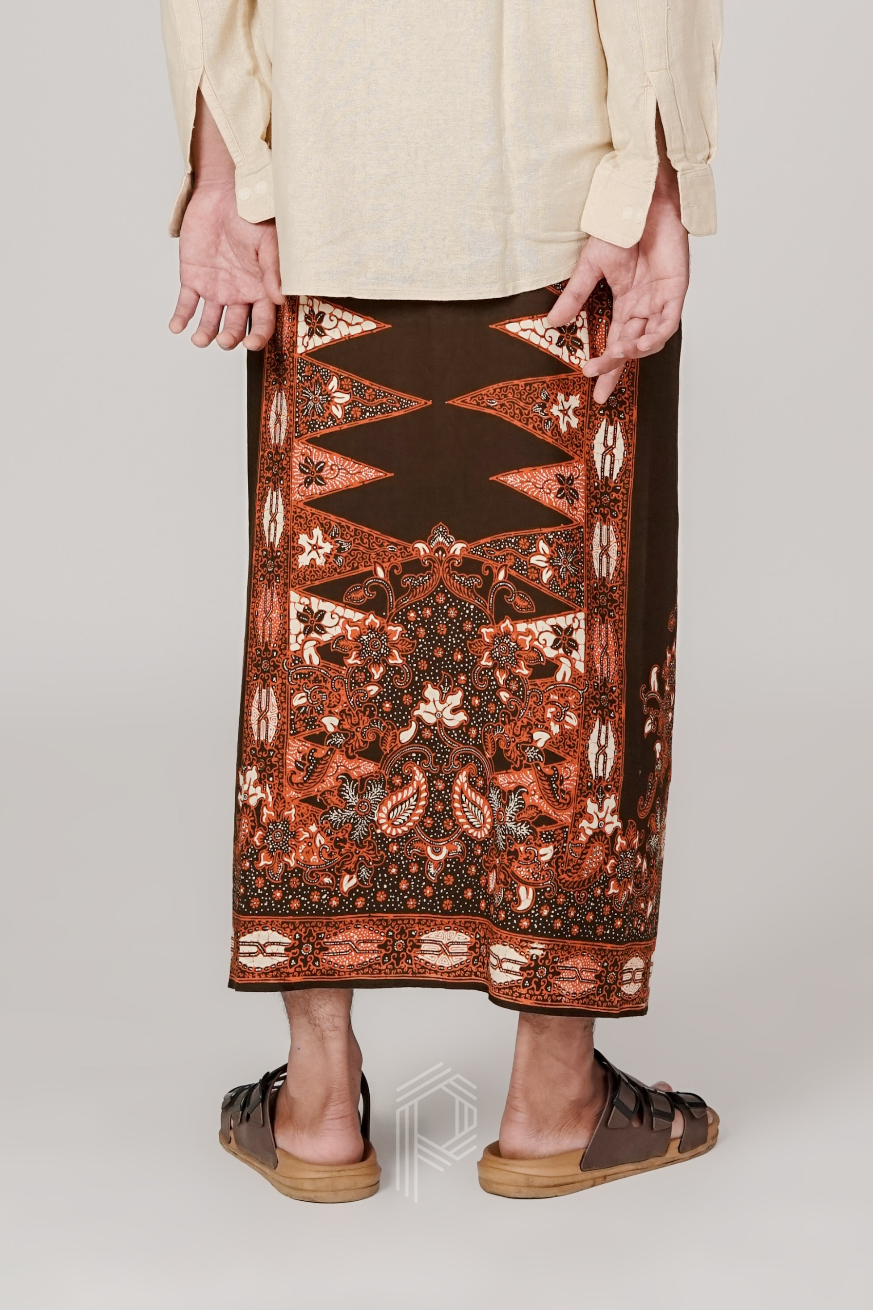 Sarung Kurusetra - Brown Terracotta