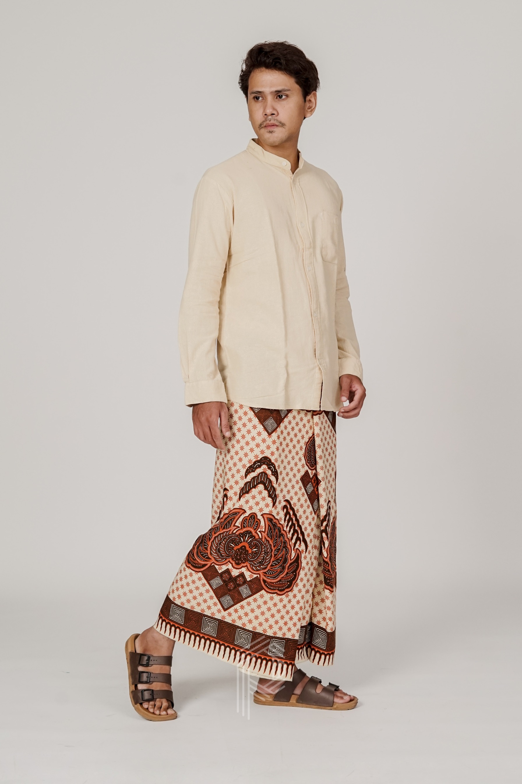 Sarung Pranacitra - Ivory Brown