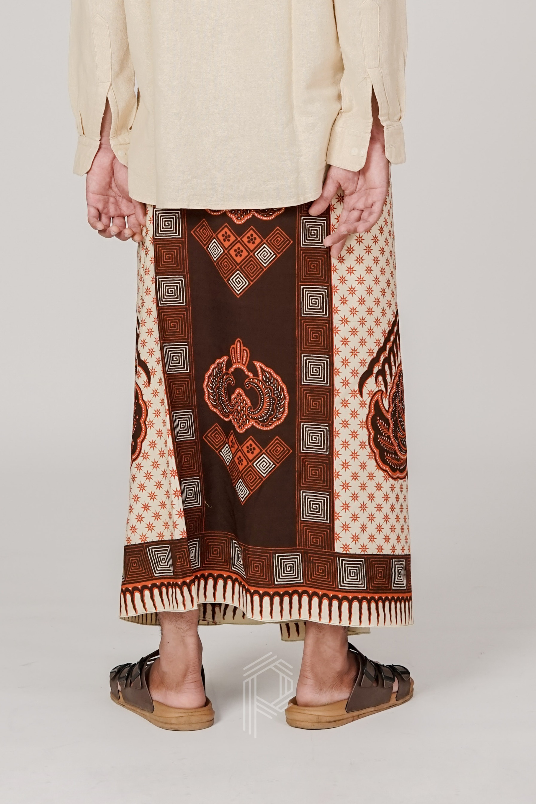 Sarung Pranacitra - Ivory Brown
