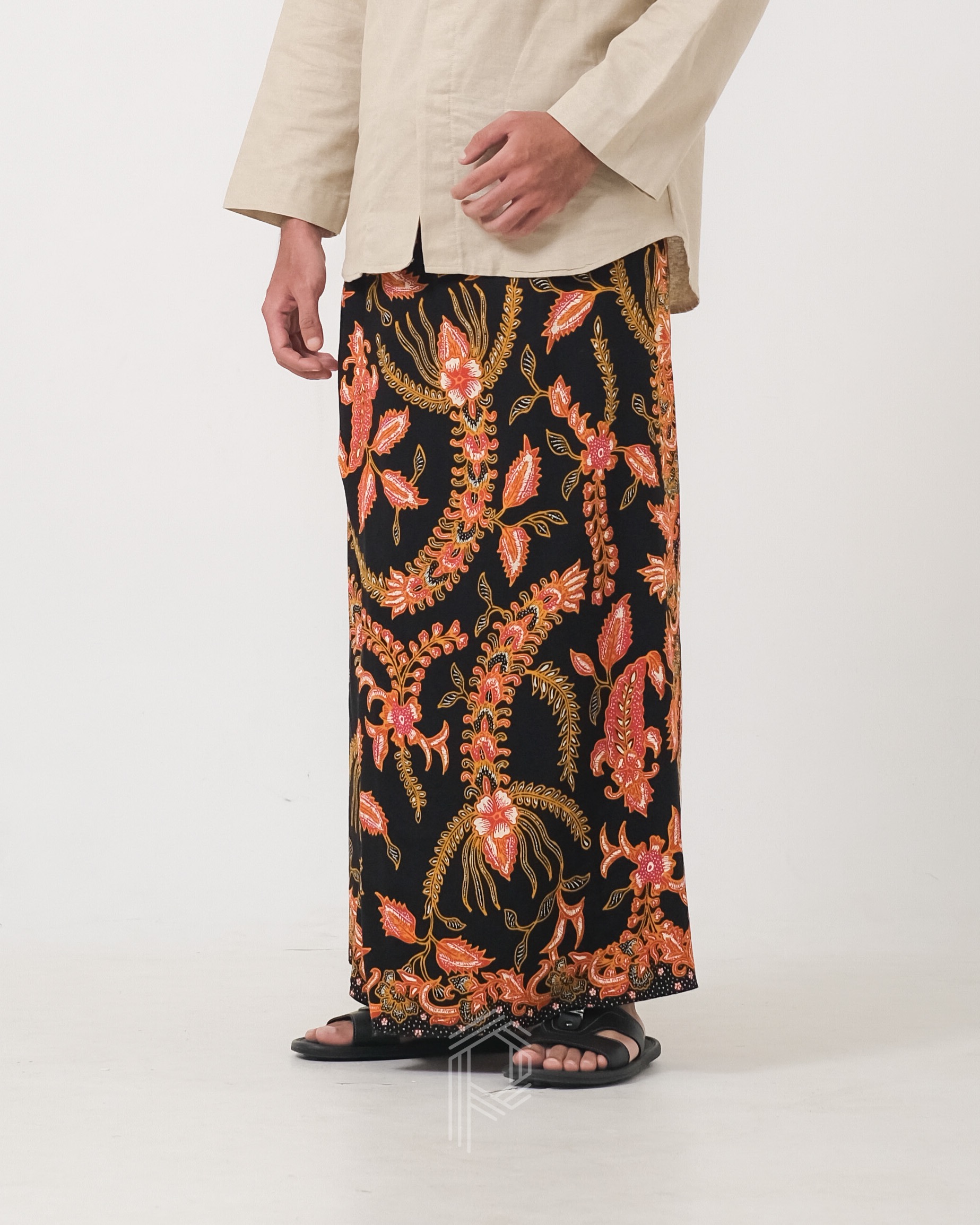 Sarung Bayan - Hitam Soga Merah