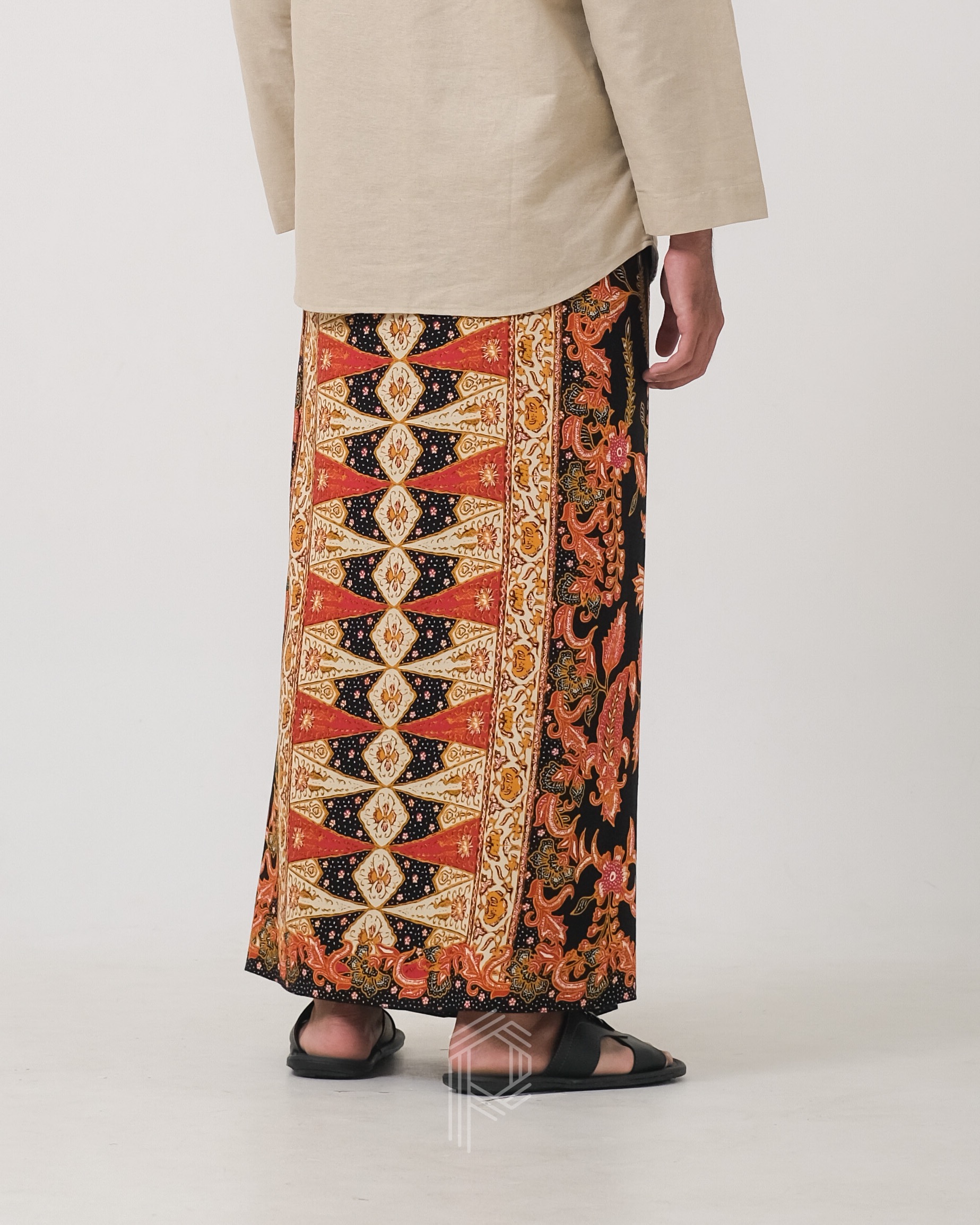 Sarung Bayan - Hitam Soga Merah