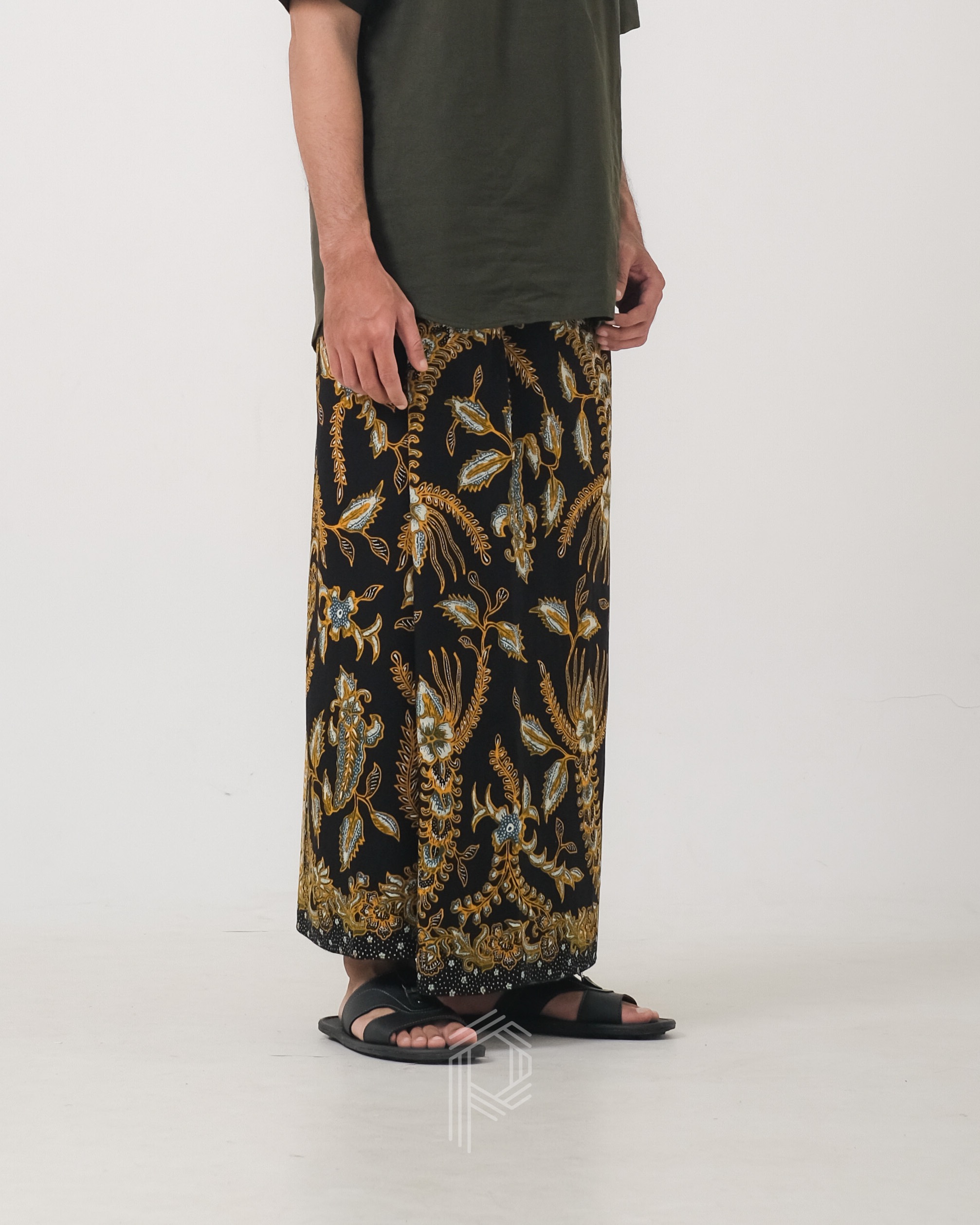 Sarung Bayan - Hitam Soga Hijau