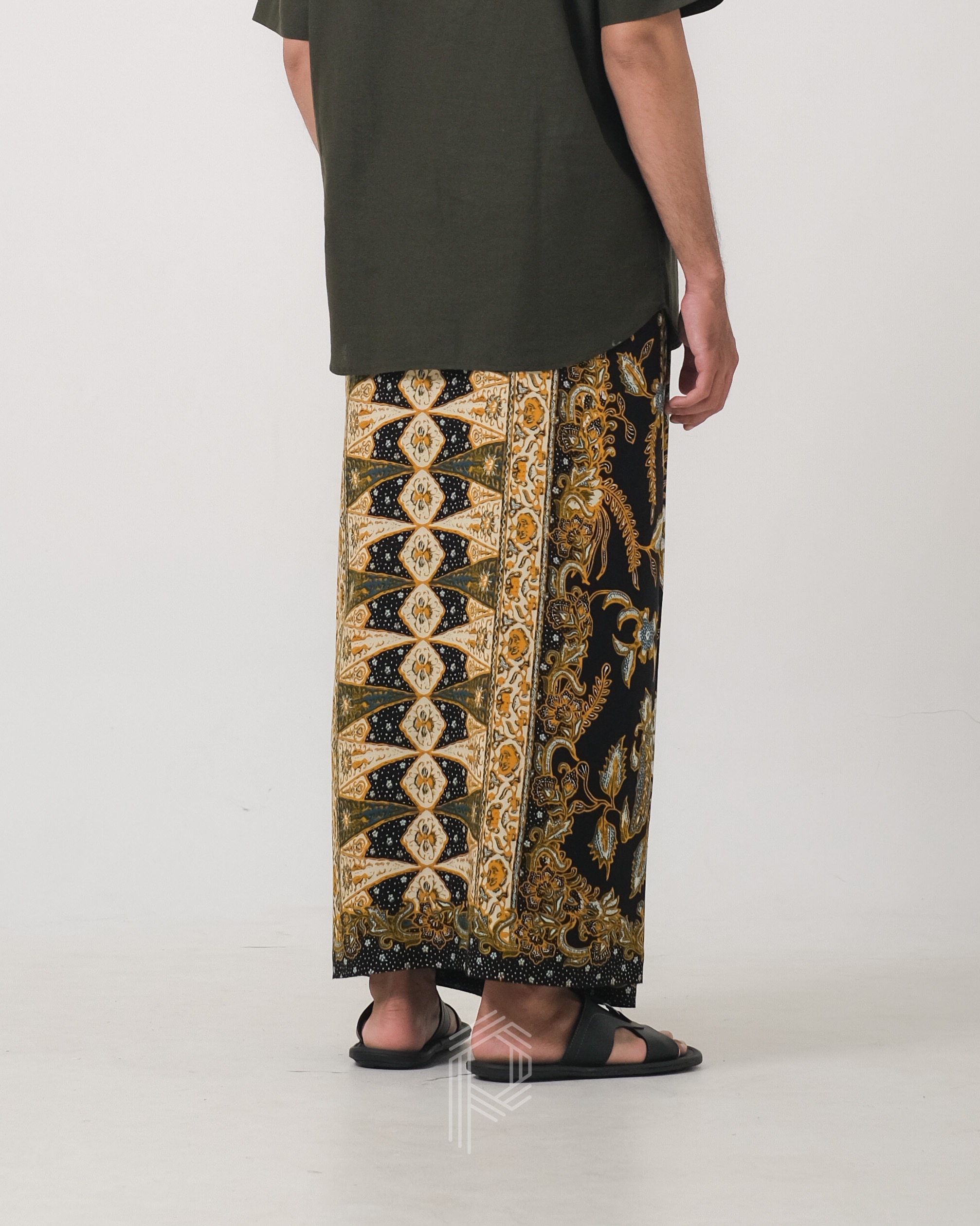 Sarung Bayan - Hitam Soga Hijau