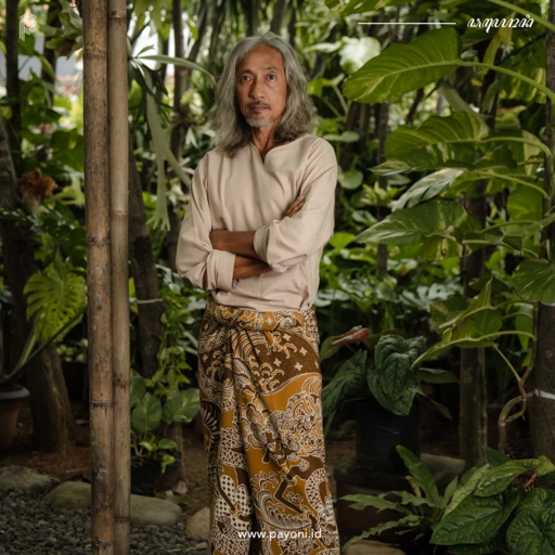 Image of Sarung Sunyata - Cokelat Rempah