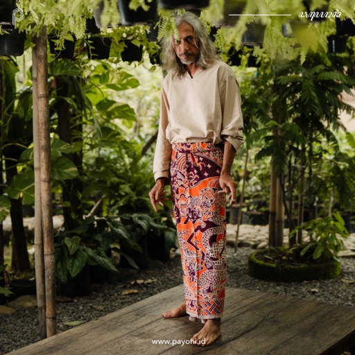 Image of Sarung Sunyata - Jingga Burgundi