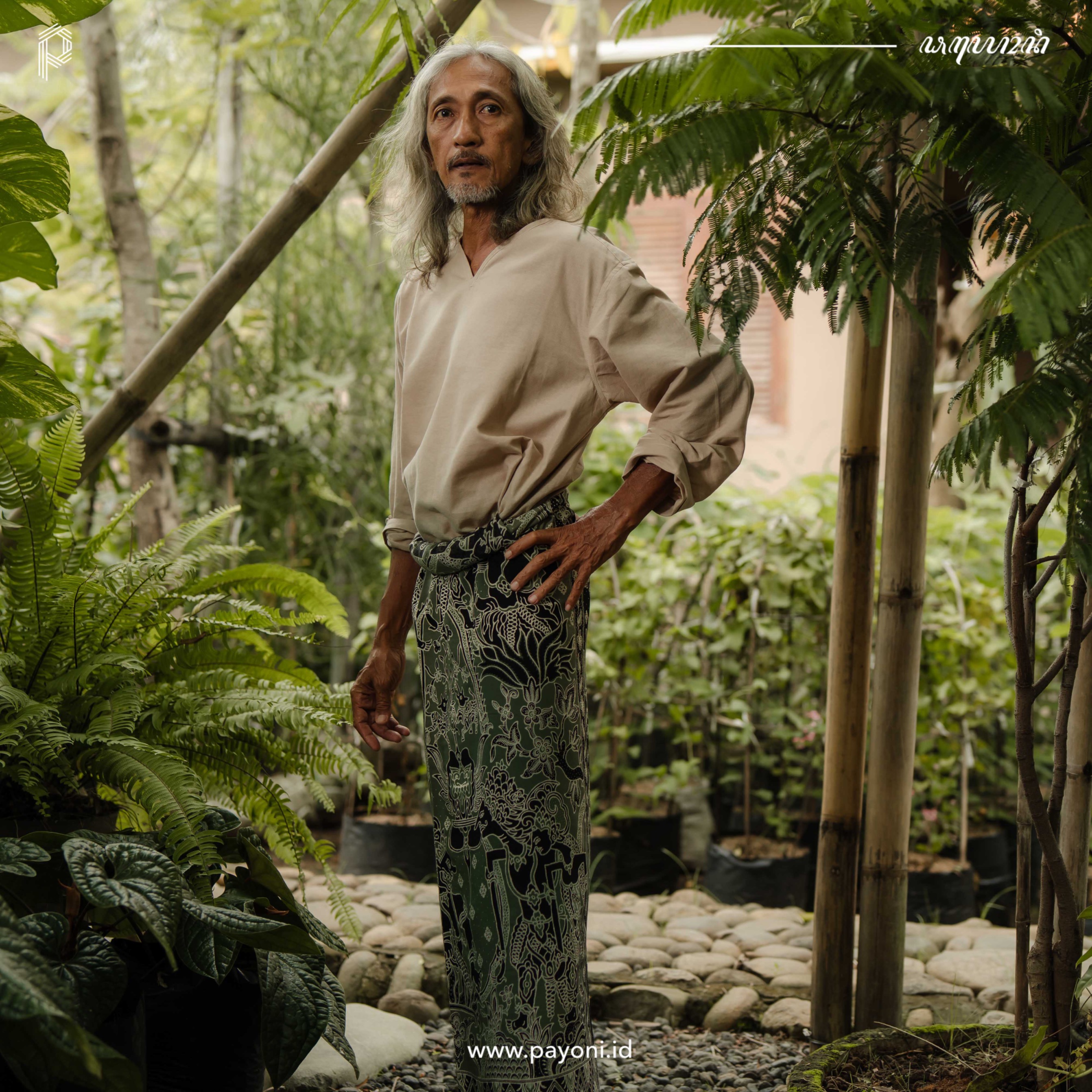 Sarung Arjava - Abu Hitam