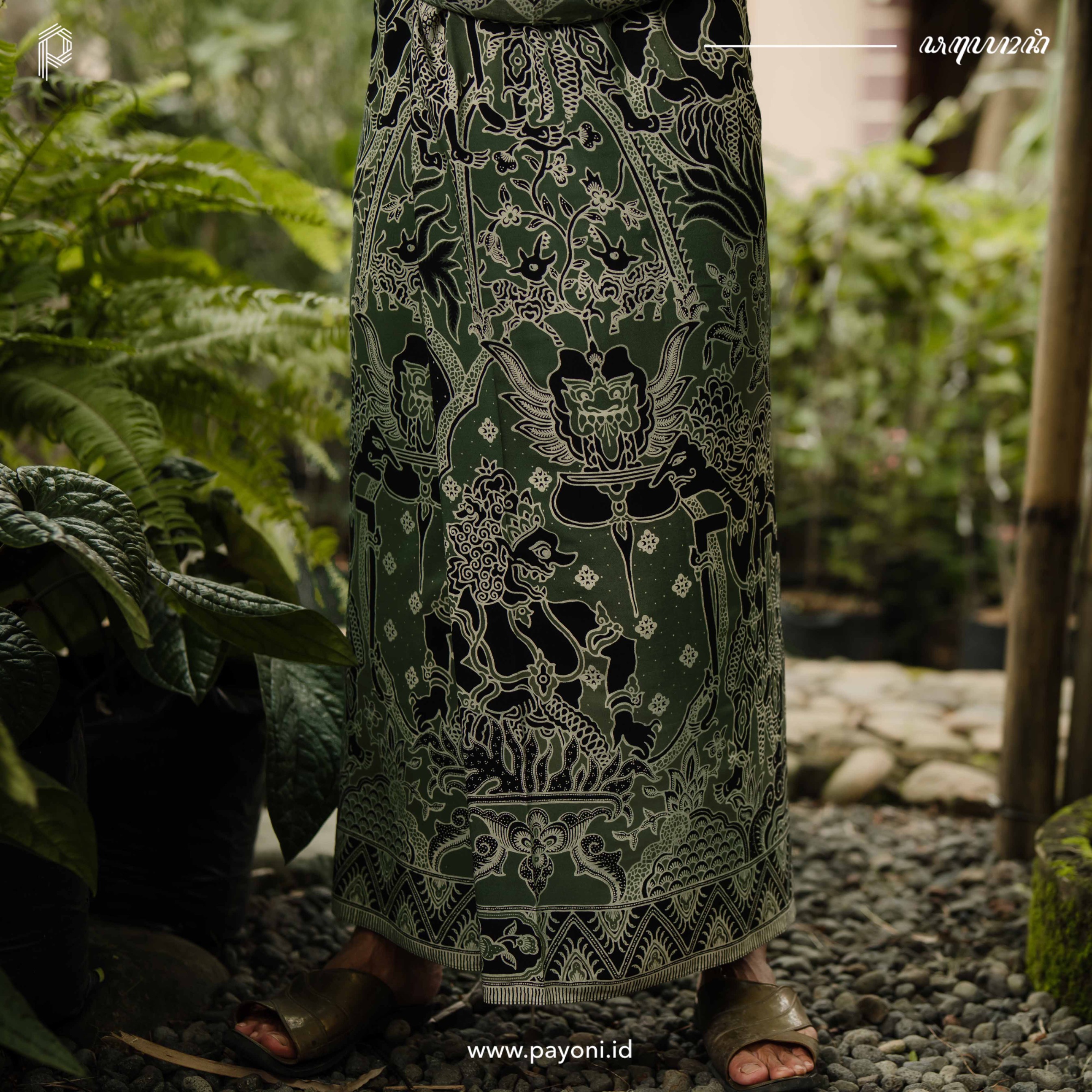 Sarung Arjava - Abu Hitam