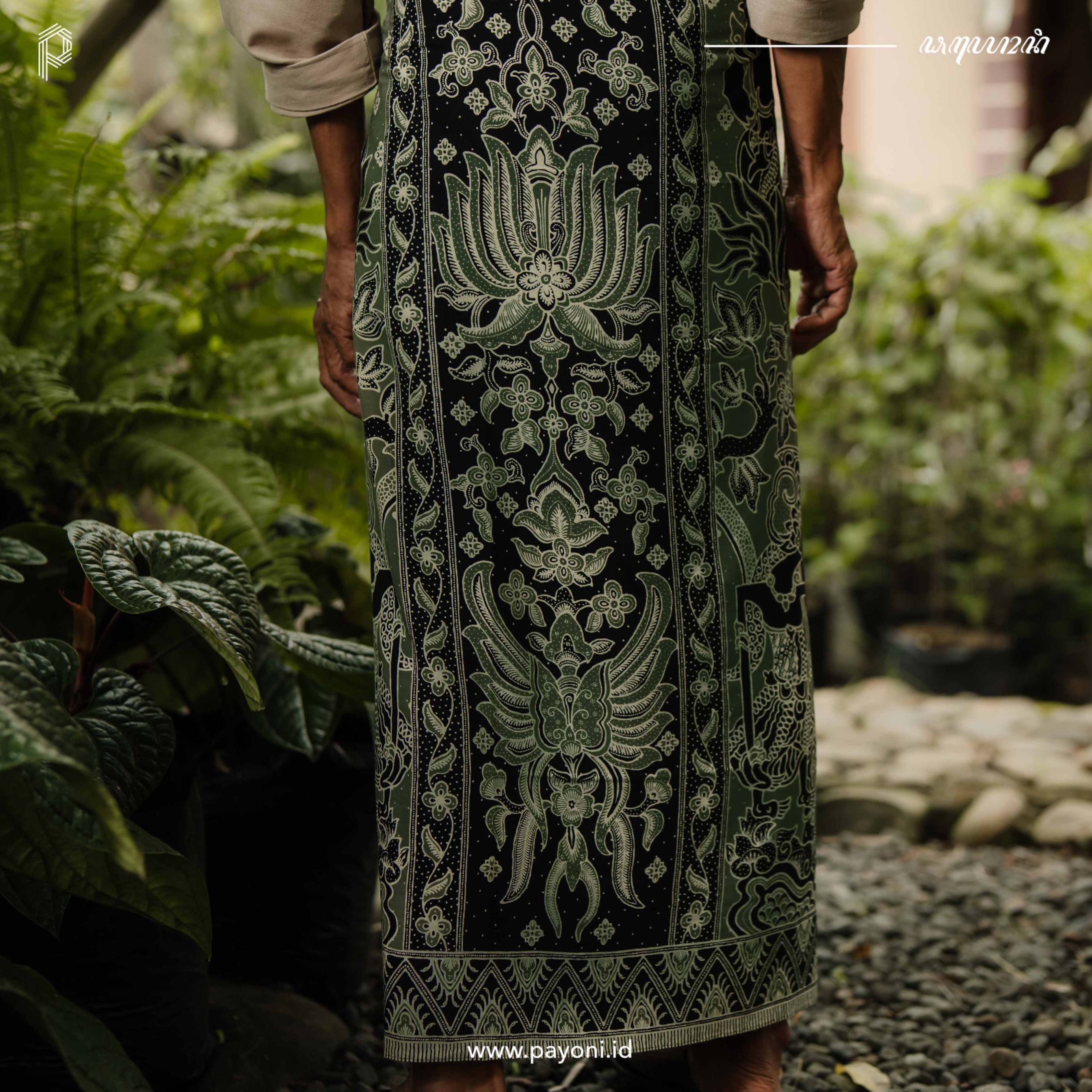 Sarung Arjava - Abu Hitam