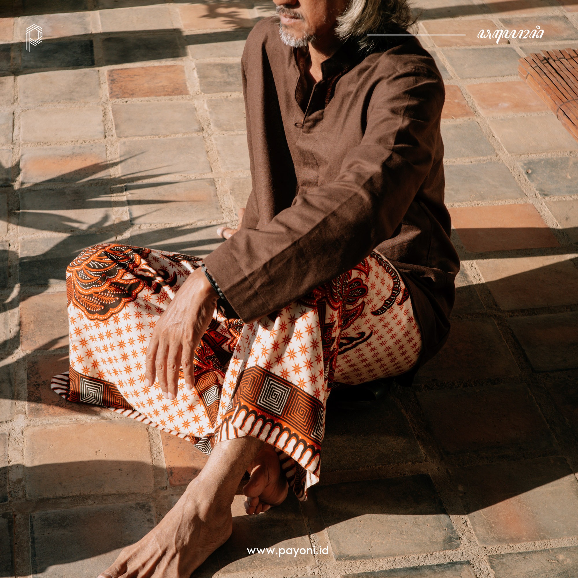 Sarung Pranacitra - Ivory Brown