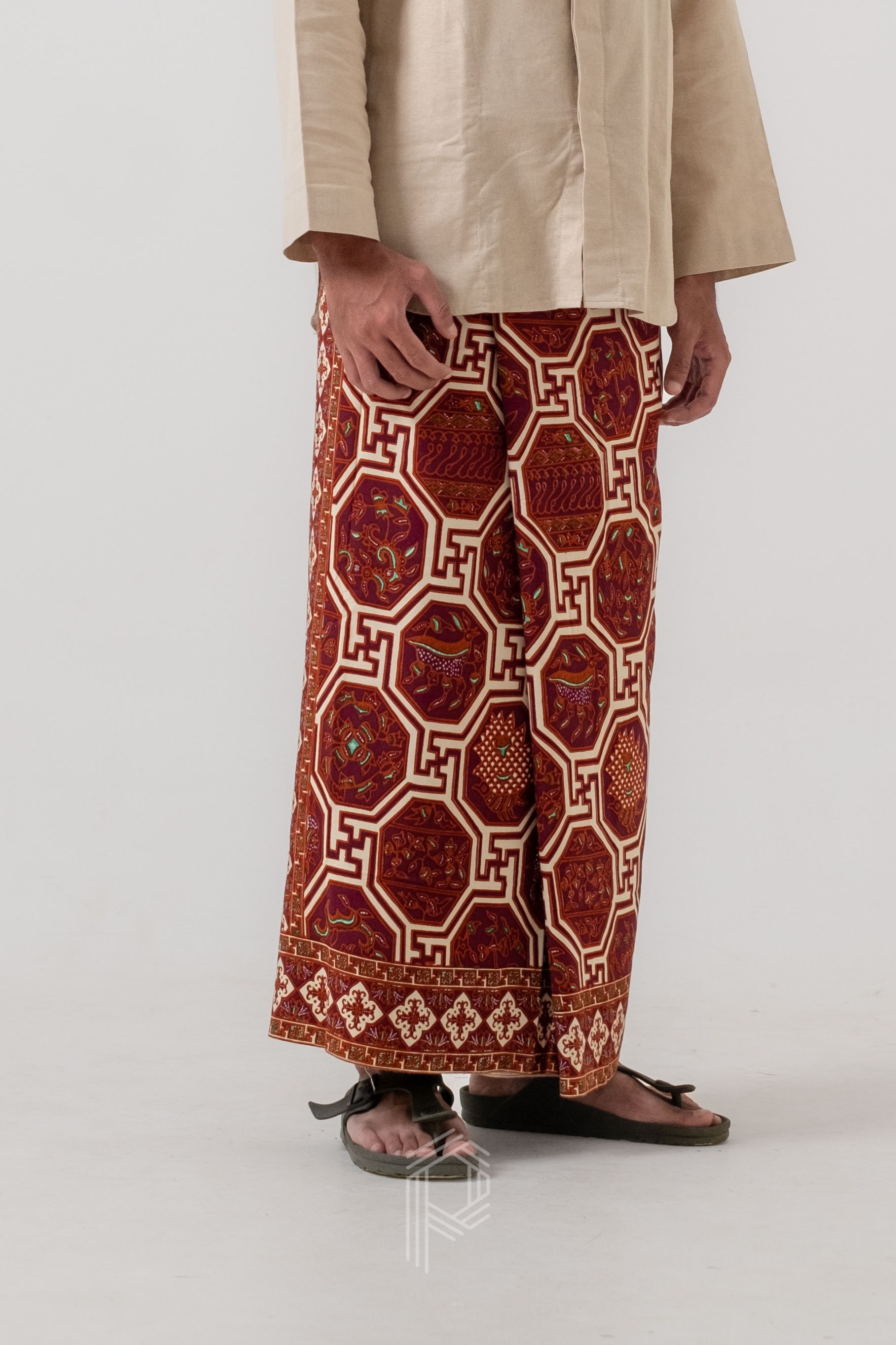 Sarung Dewananda - Marun Terakota