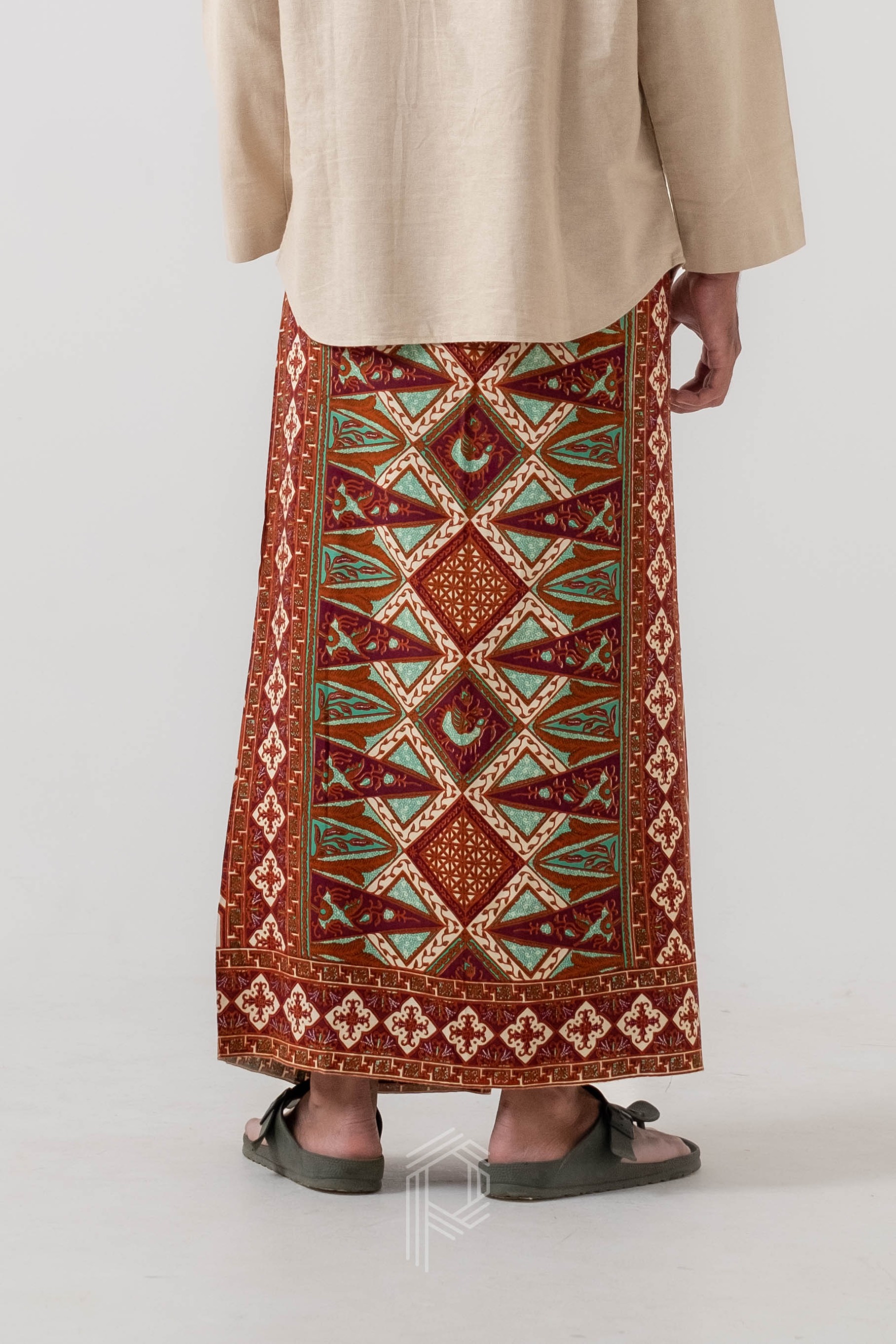 Sarung Dewananda - Marun Terakota