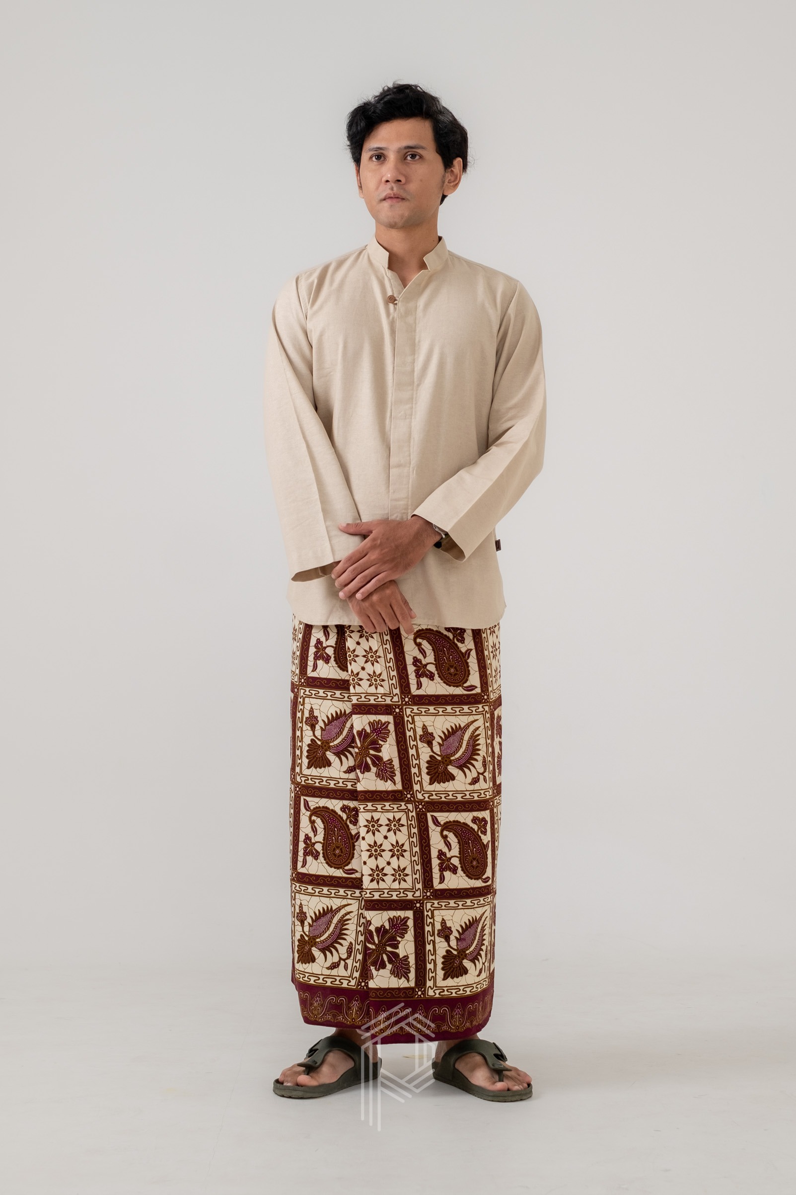 Sarung Mahatma - Burgundi Soga