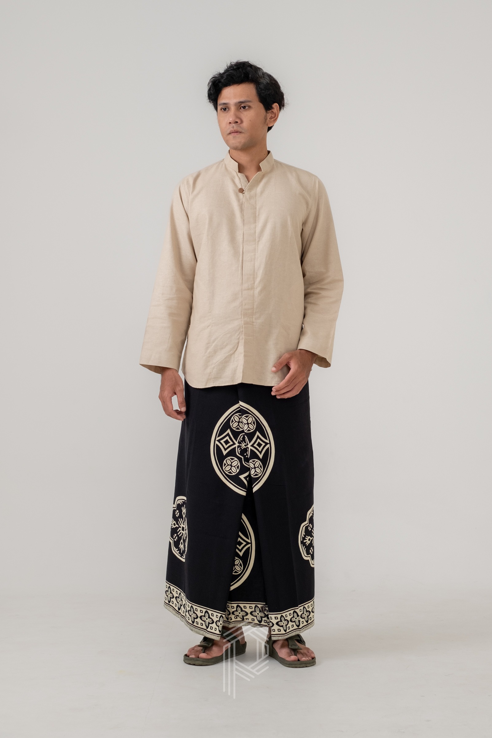 Sarung Sadran - Hitam