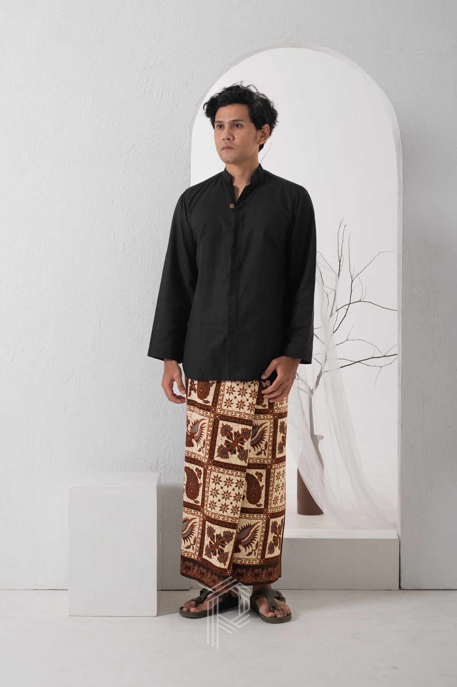 Kemeja Koko Sangsekerta - Hitam
