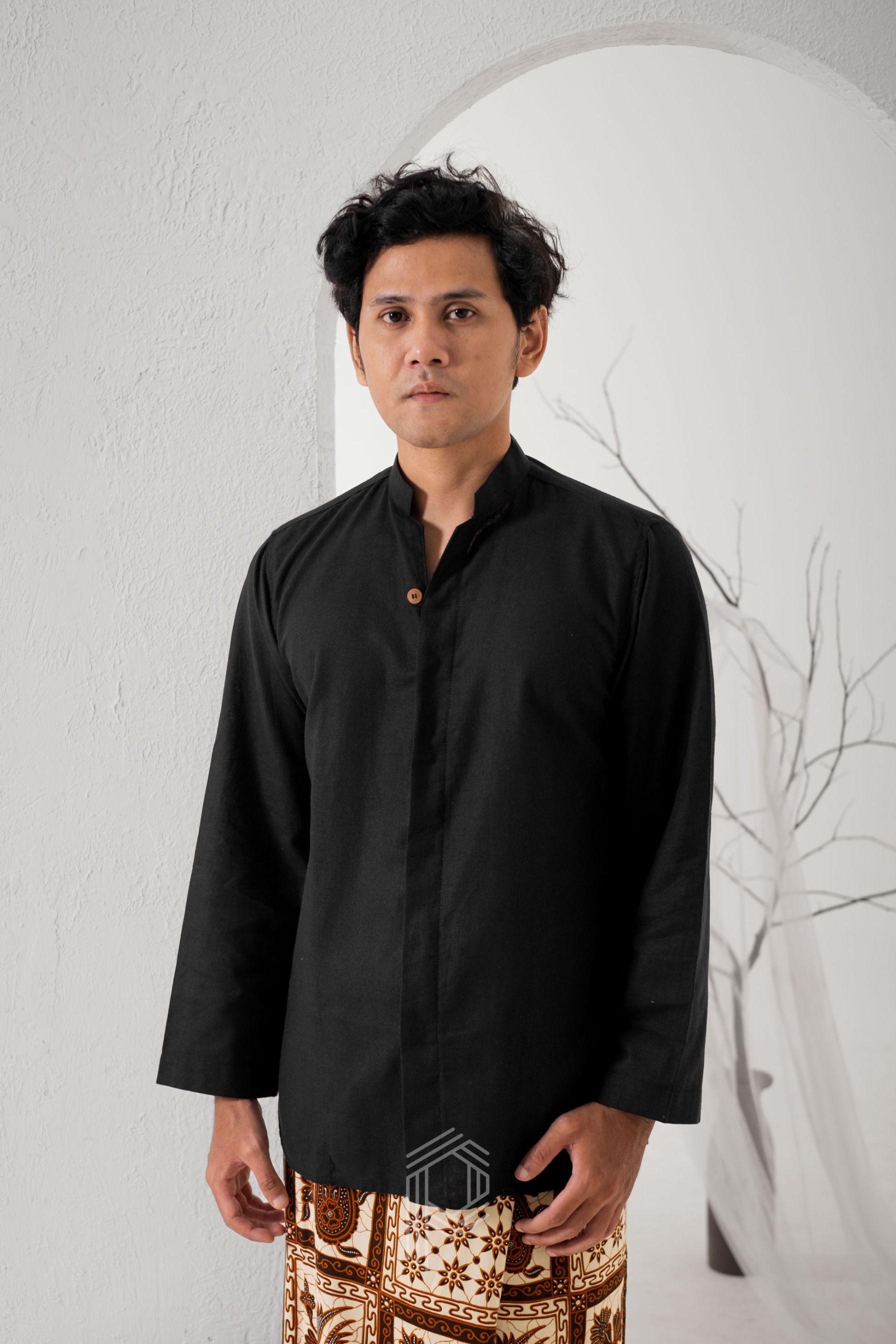 Kemeja Koko Sangsekerta - Hitam