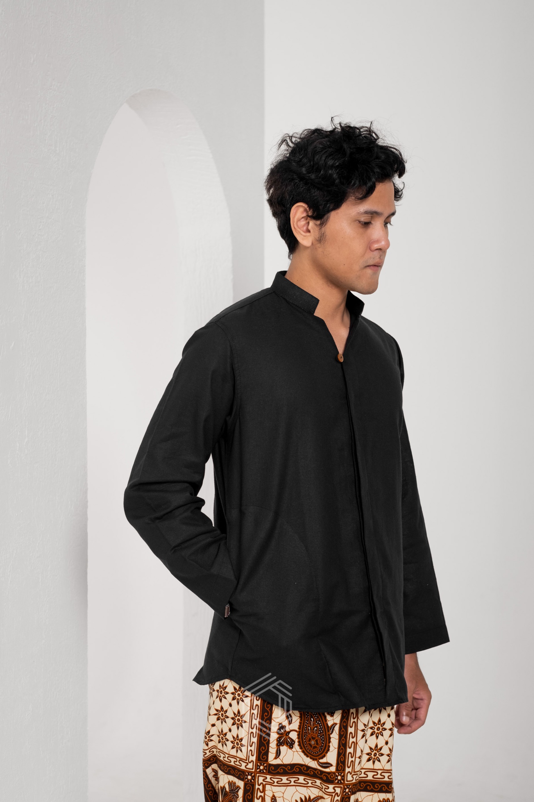 Kemeja Koko Sangsekerta - Hitam