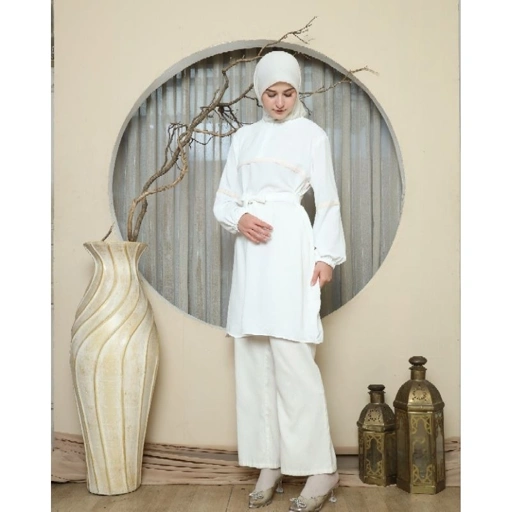 Image of Elbise Beyza Tunik -  Simple Putih Motif Renda Flowy Cantik Elegan