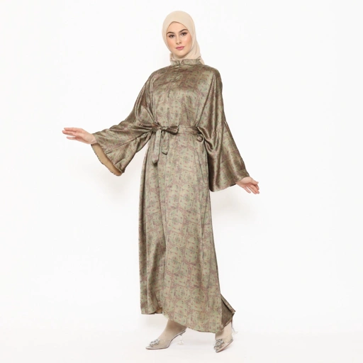 Image of Elbise Fathiya Ied Series Kaftan Bahan Silk Premium Lembut Flowy Desain Simple Kerah Tertutup Resleting Depan Lengan Lebar Lonceng
