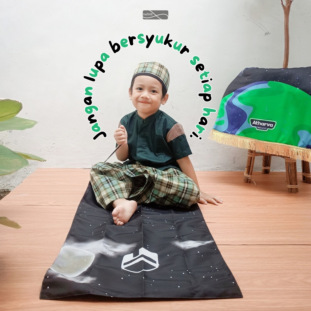 Sajadah Anak Custom Nama MeTime /  Sajadah Custom / Sajadah Travel  (Outer Space Series)