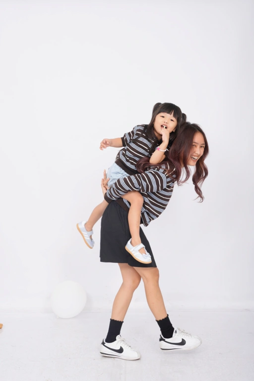 Image of Kreva Mom Collar Neck