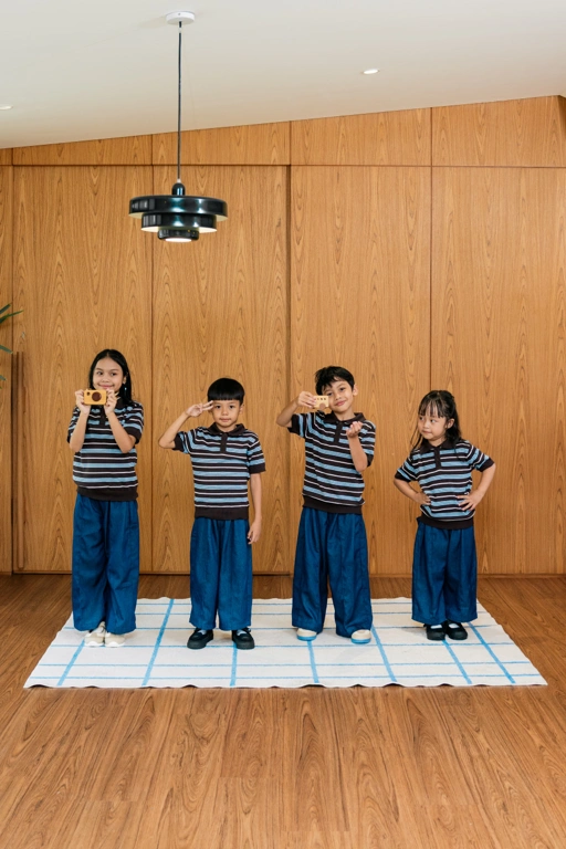 Image of KREM Kreva Collar Neck