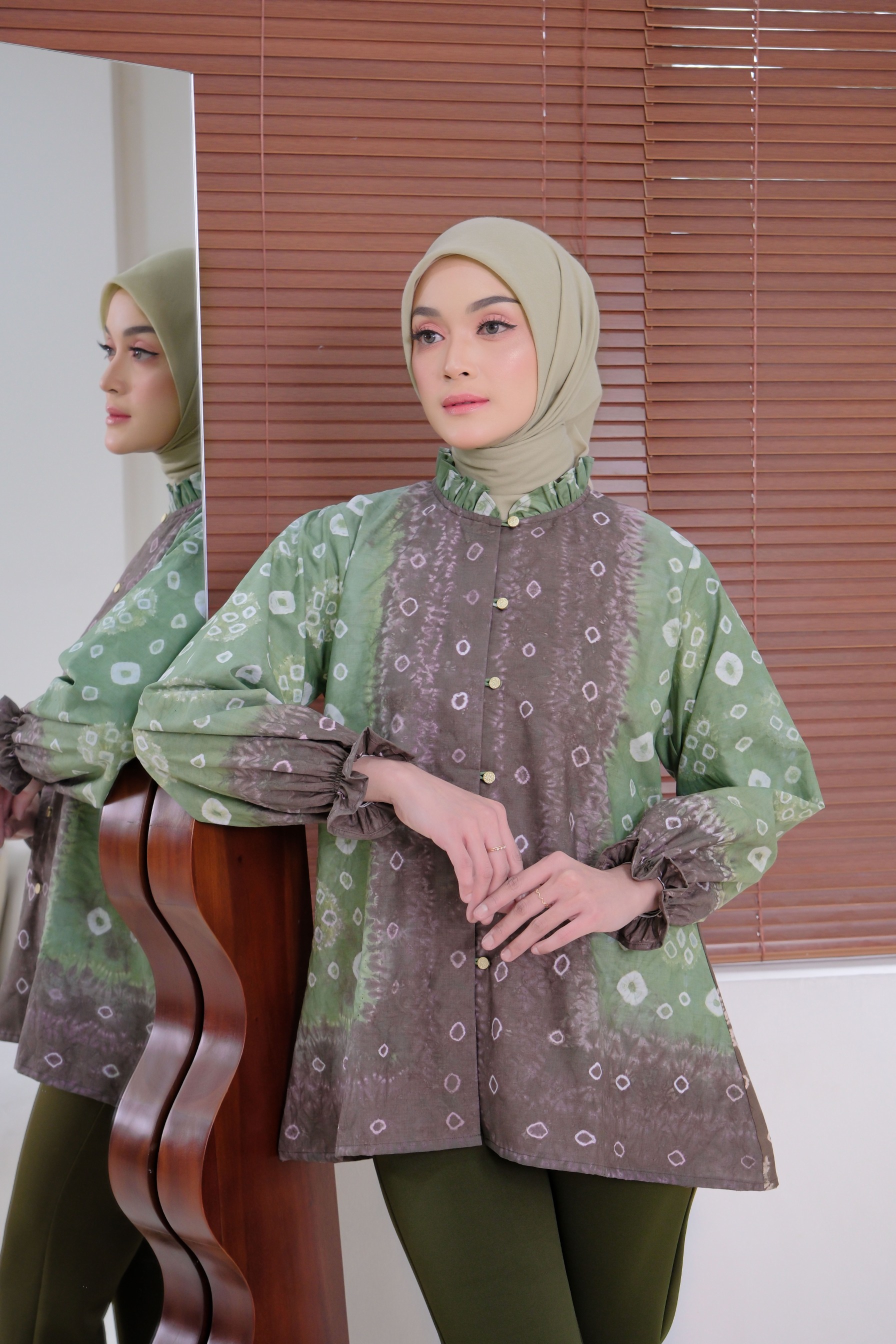 Kemeja Riyanti