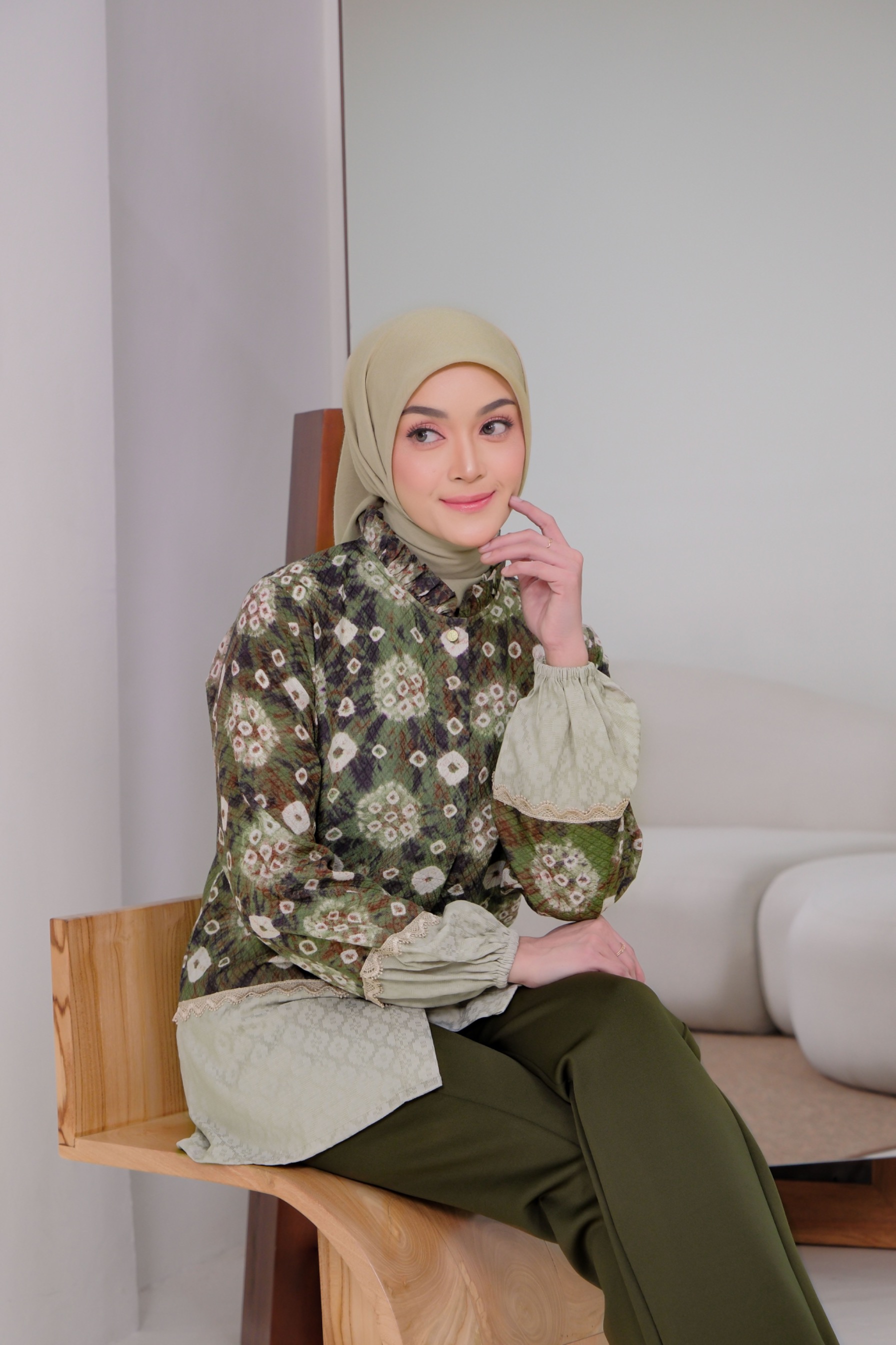 Kemeja Nadira