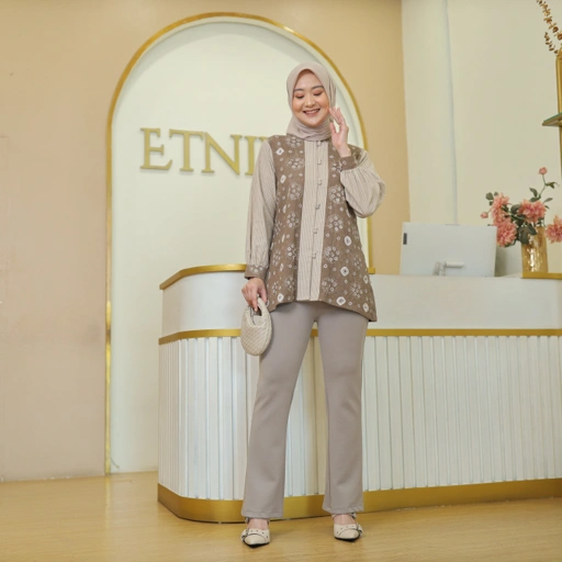 Kemeja Sabrina