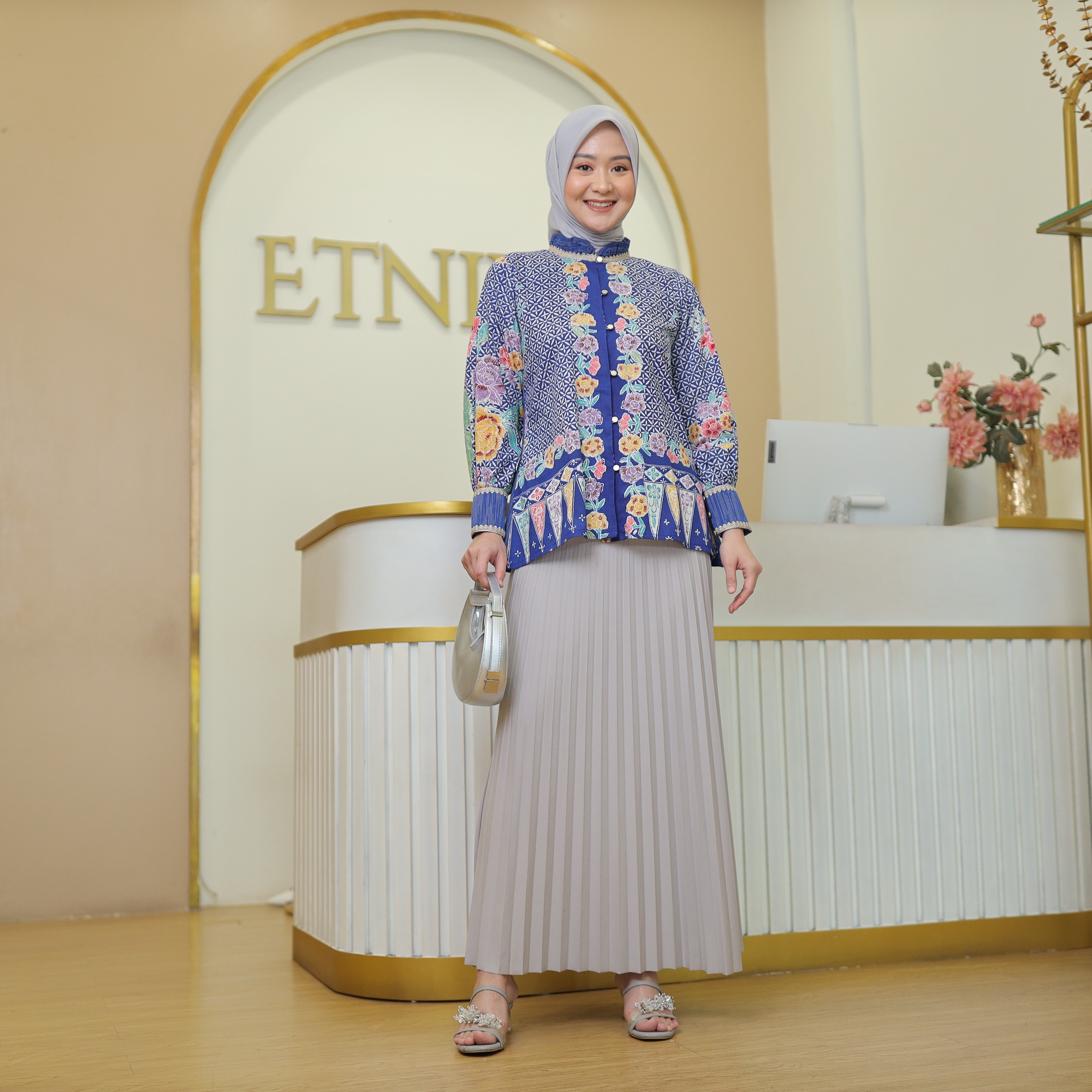 Kemeja Wirasti