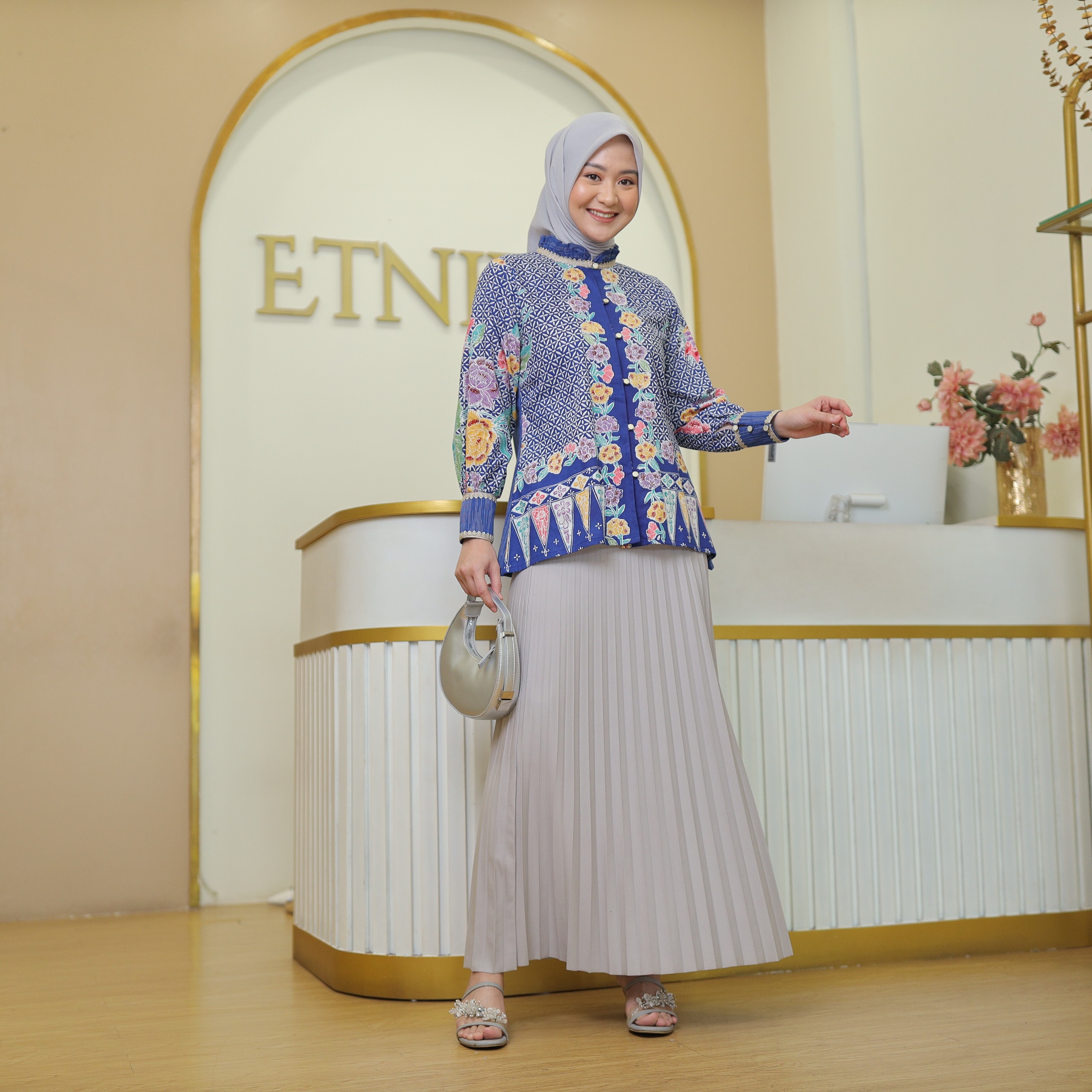 Kemeja Wirasti